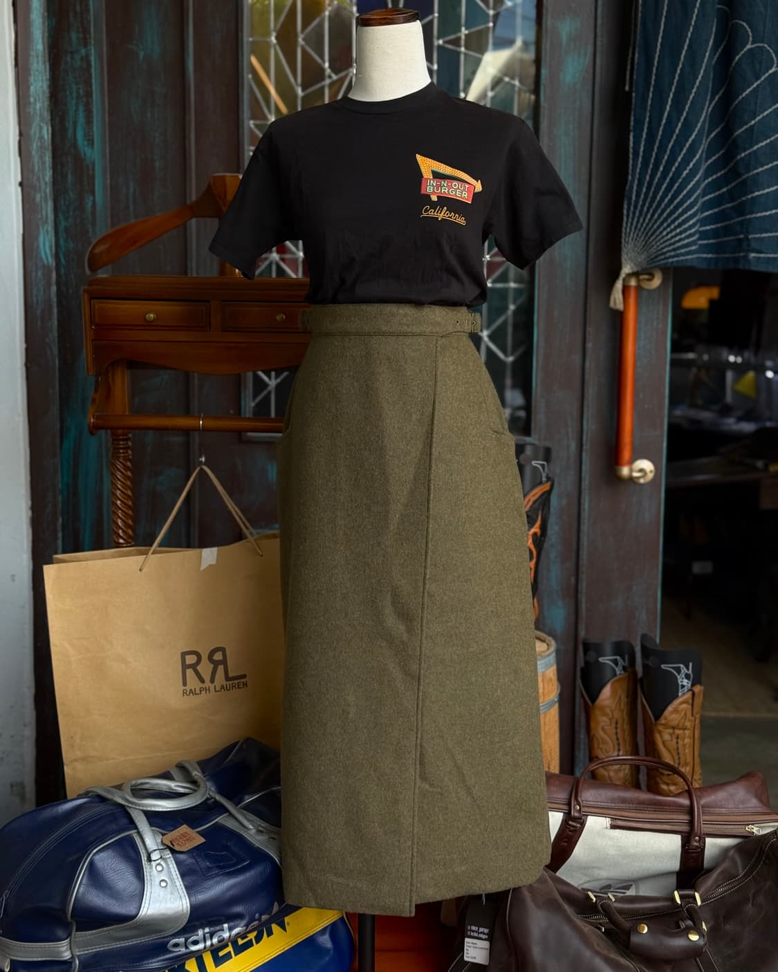 인앤아웃버거 인앤아웃버거 캘리포니아 그래픽 티셔츠 S 상품이미지7