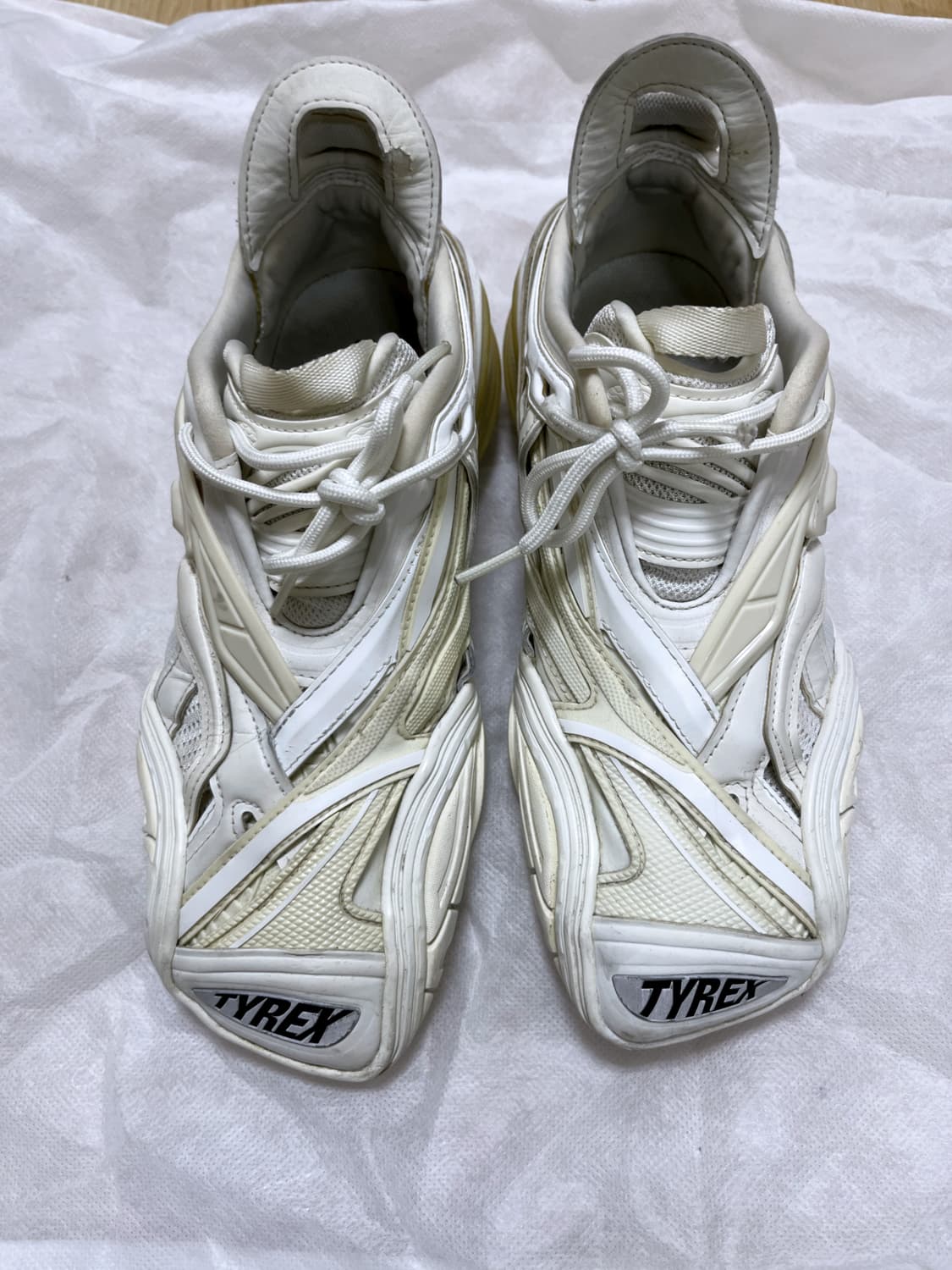 발렌시아가 타이렉스 38 화이트 상품이미지1