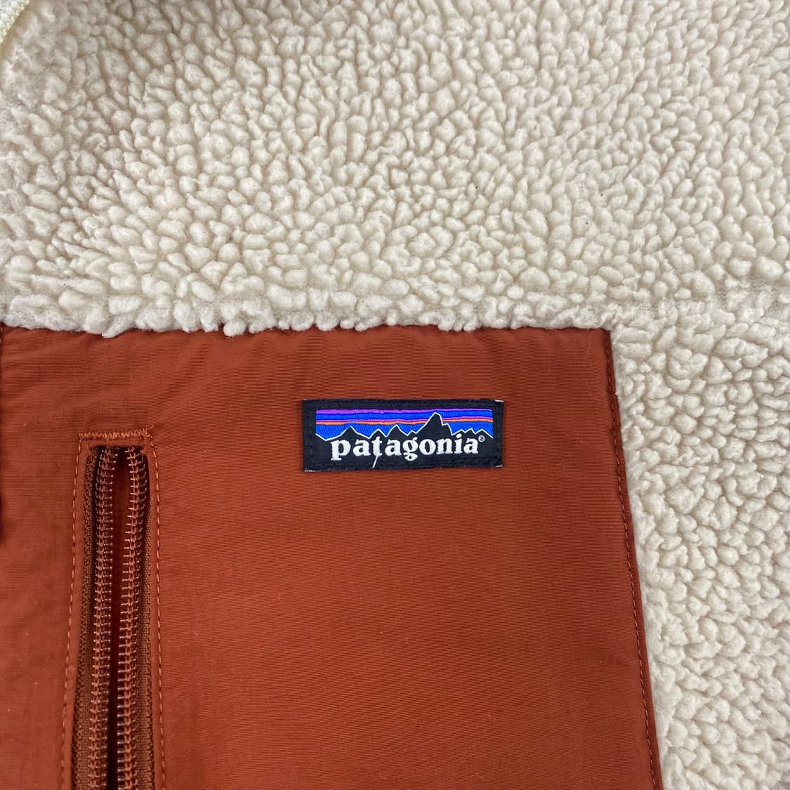 파타고니아 딥파인 레트로 쉐르파 자켓 (98) 상품이미지3