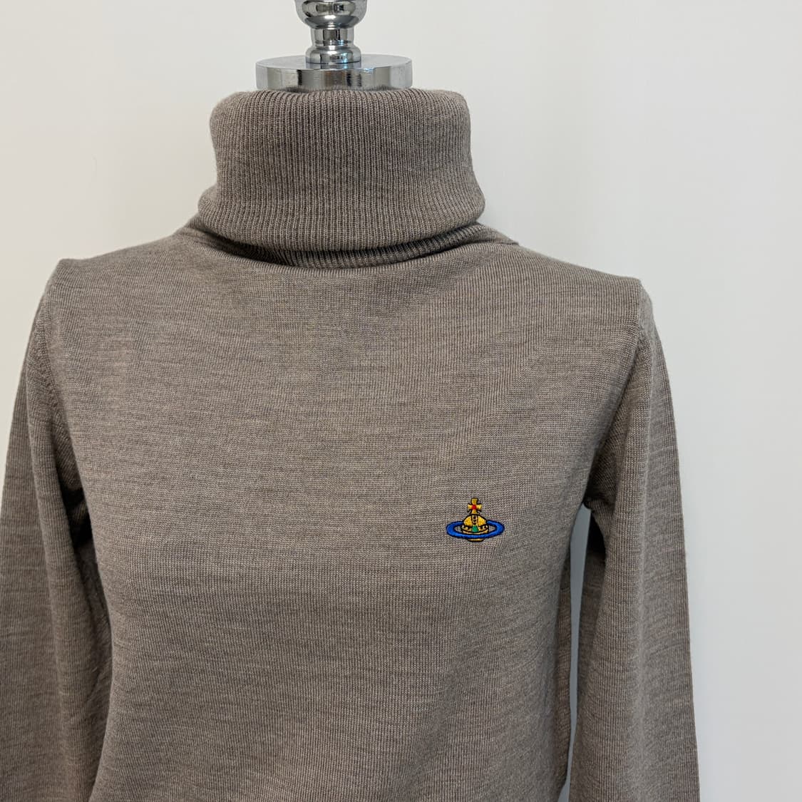 비비안웨스트우드 줄리아 하이넥 라나울 니트-스톤 베이지 상품이미지5