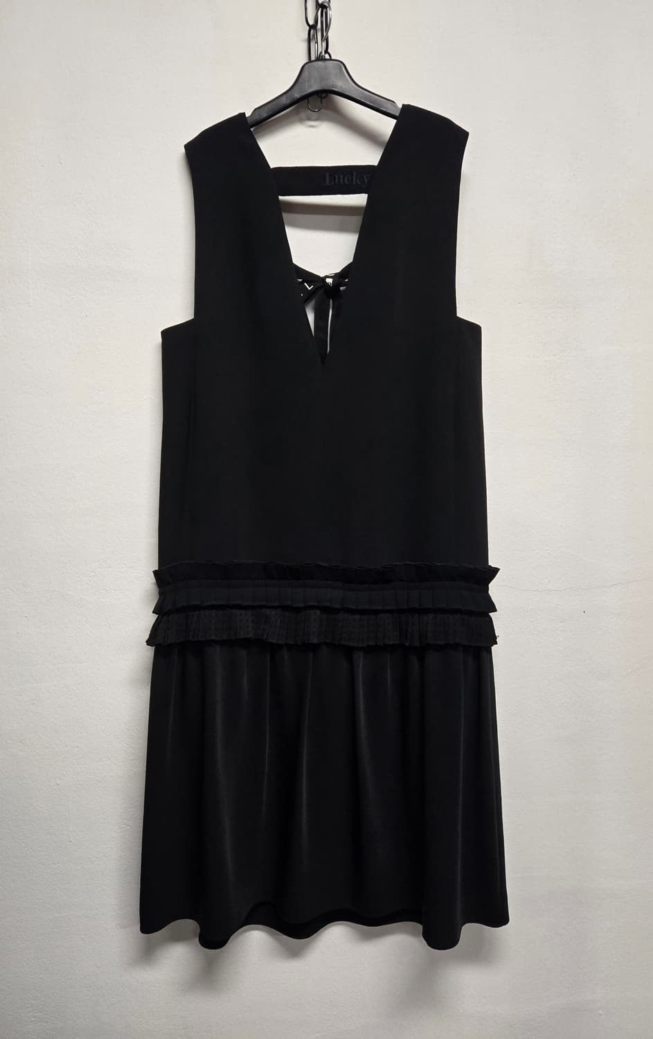 럭키슈에뜨 22ss 블랙 리본 플리츠 원피스 상품이미지2