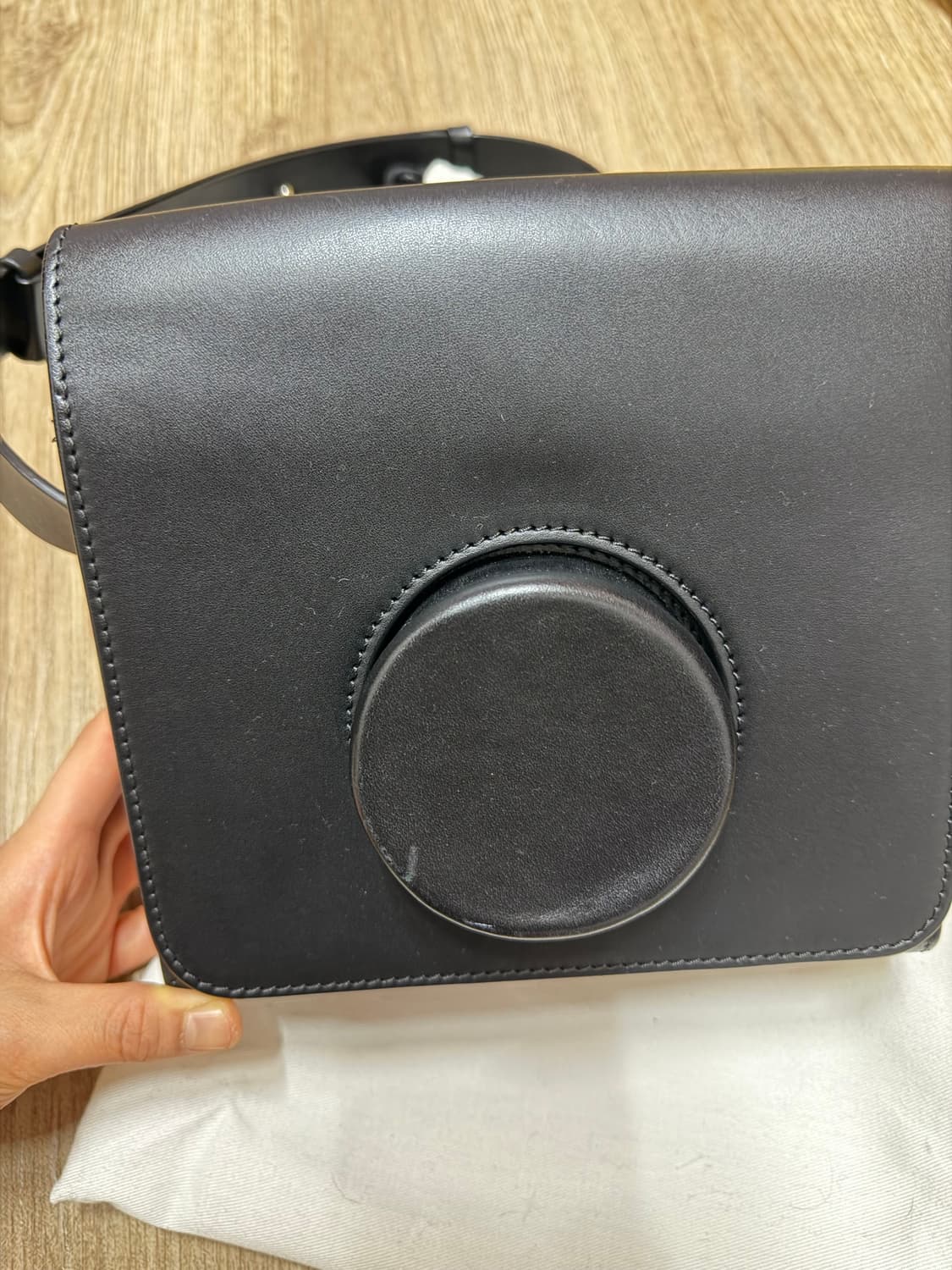 르메르 카메라백 블랙 상품이미지2