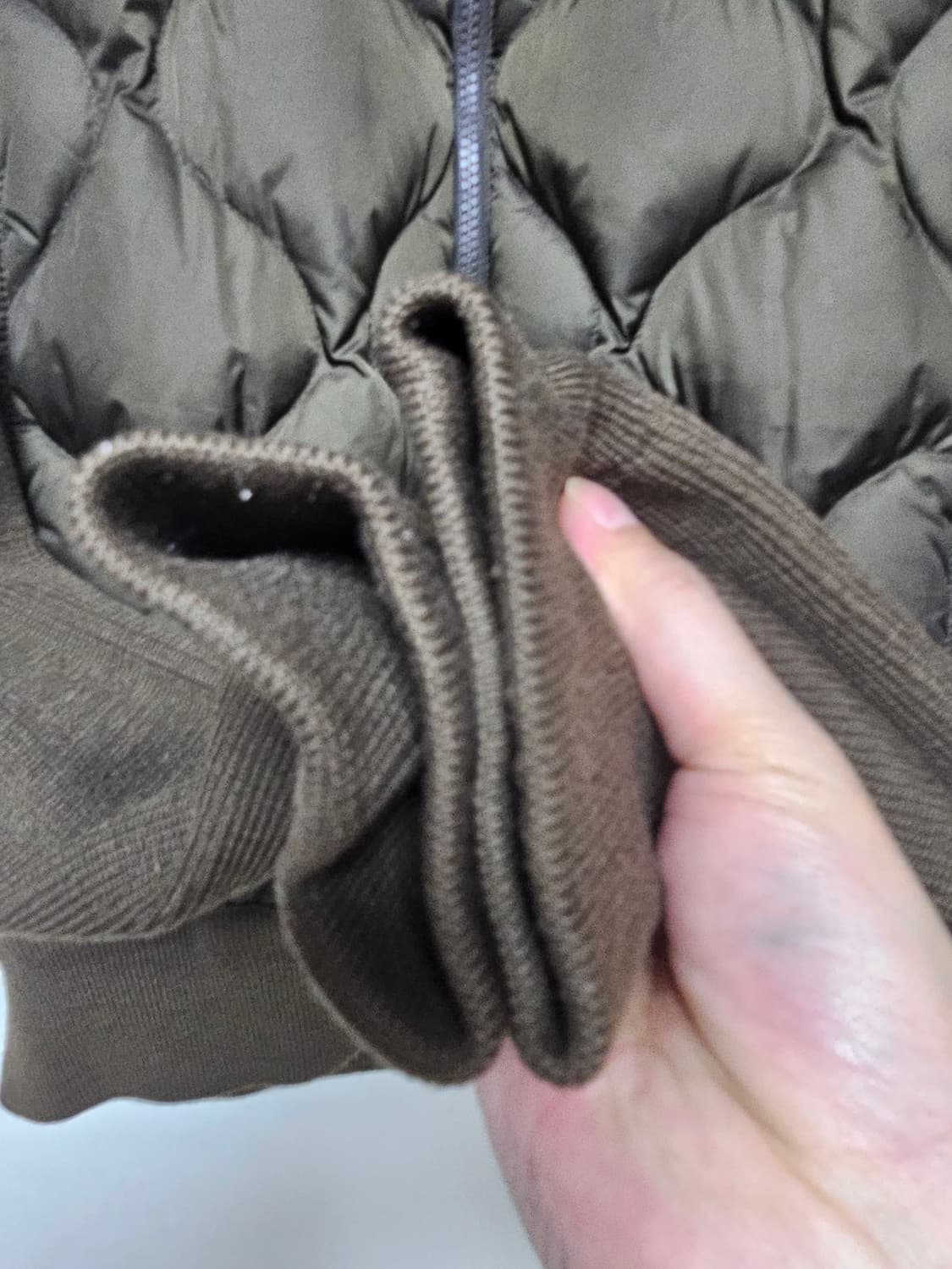 몽클레어  MAGLIONE 트리콧 니트 패딩(XL/신세계정품) 상품이미지4