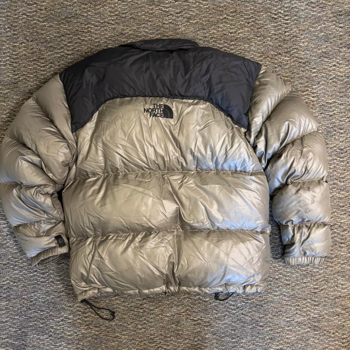 노스페이스 눕시 700 패딩 실버 그레이 상품이미지5