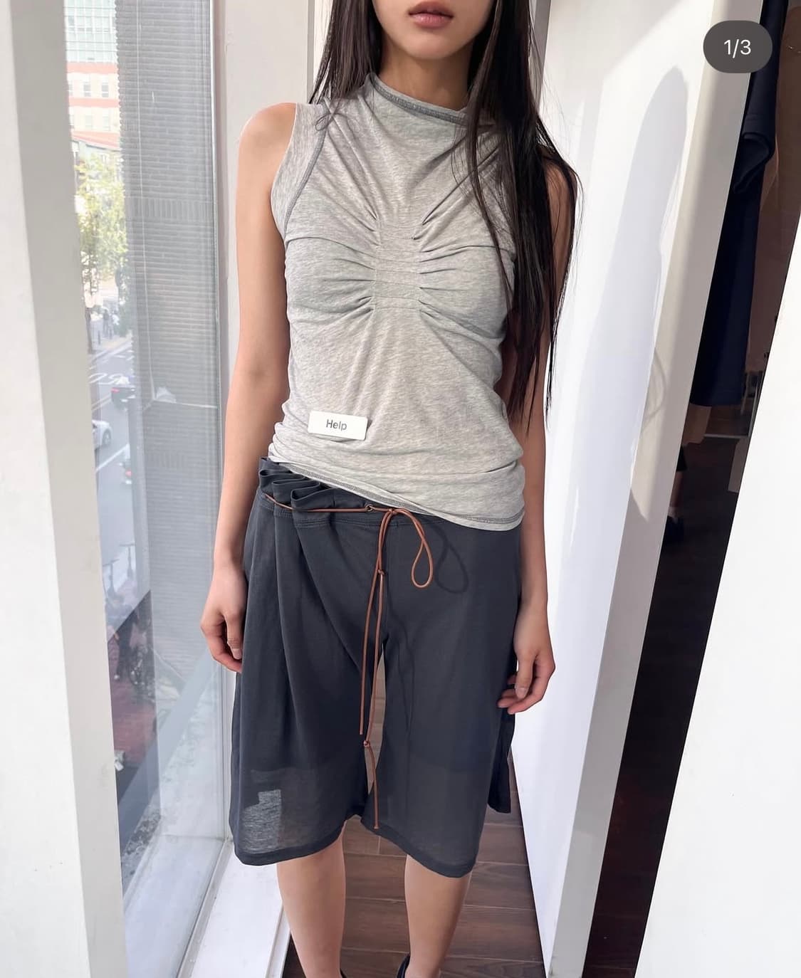 울리카 커튼 하프 팬츠 차콜 상품이미지2