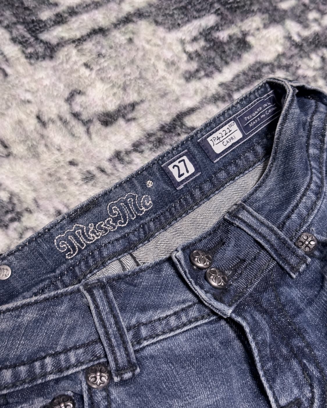 {Miss Me} Sequin Pocket Capri Jeans  상품이미지7