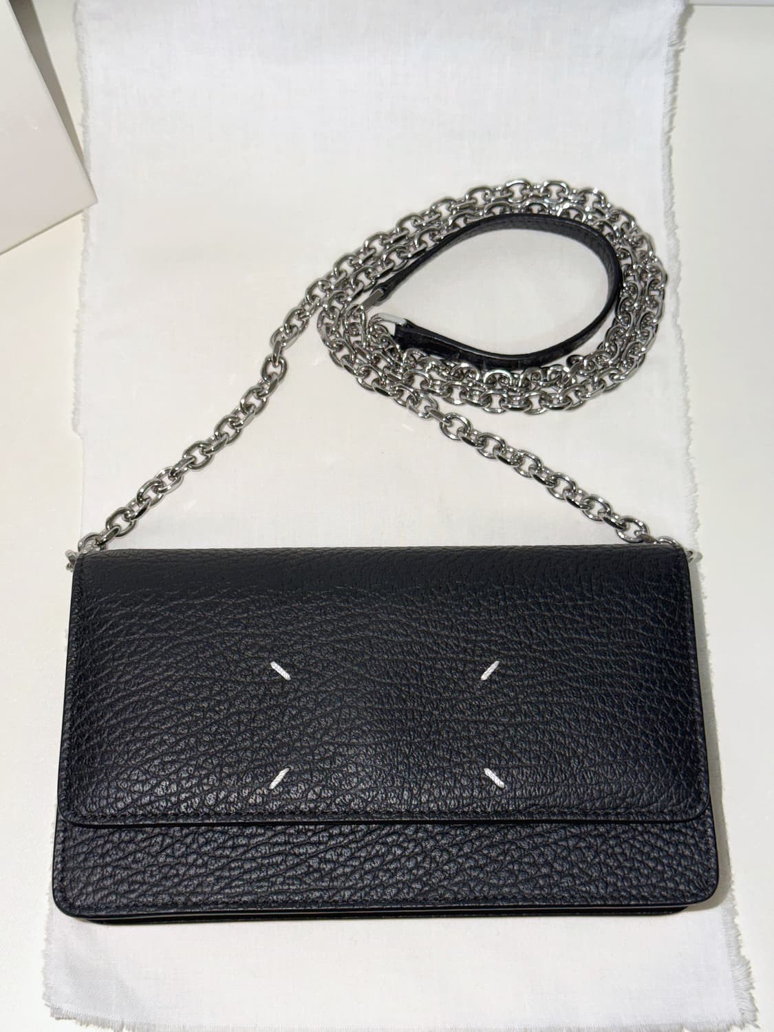 메종 마르지엘라 미디움 4 스티치 체인 지갑 블랙 상품이미지1