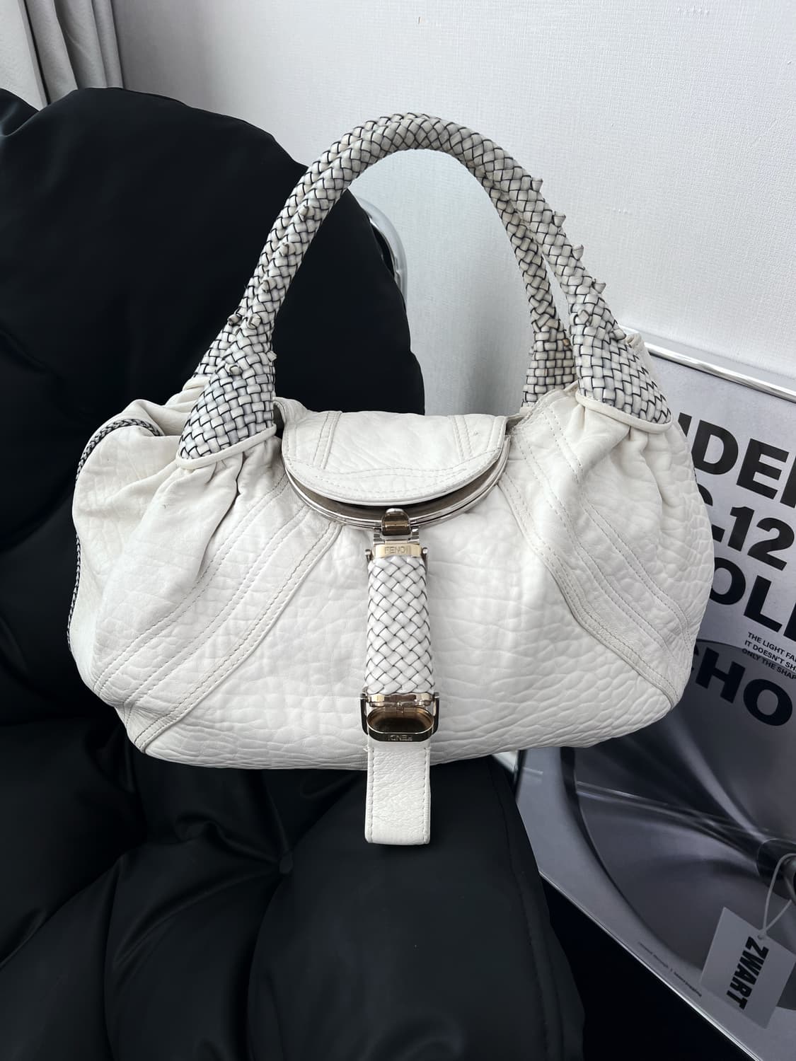 펜디 스파이 숄더백 상품이미지2