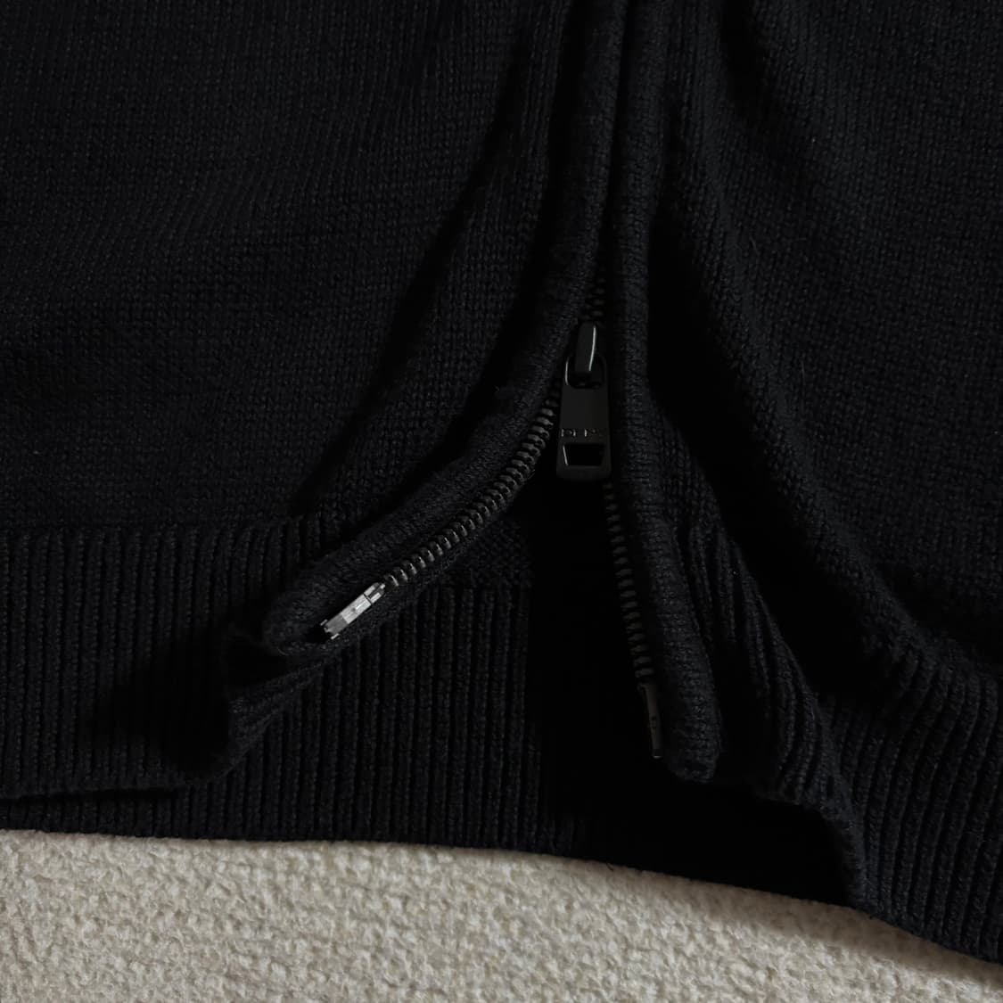 DKNY JEANS 블랙 투웨이 니트집업 상품이미지4