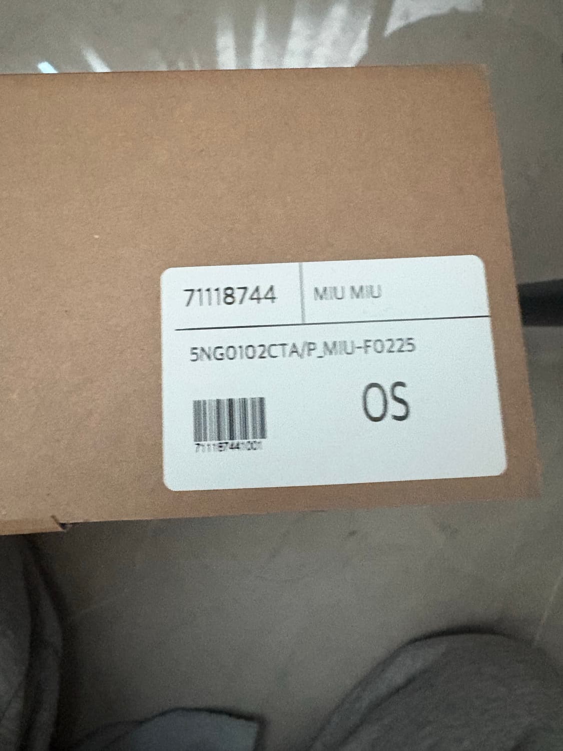 미우미우 스웨이드 파우치백 상품이미지5