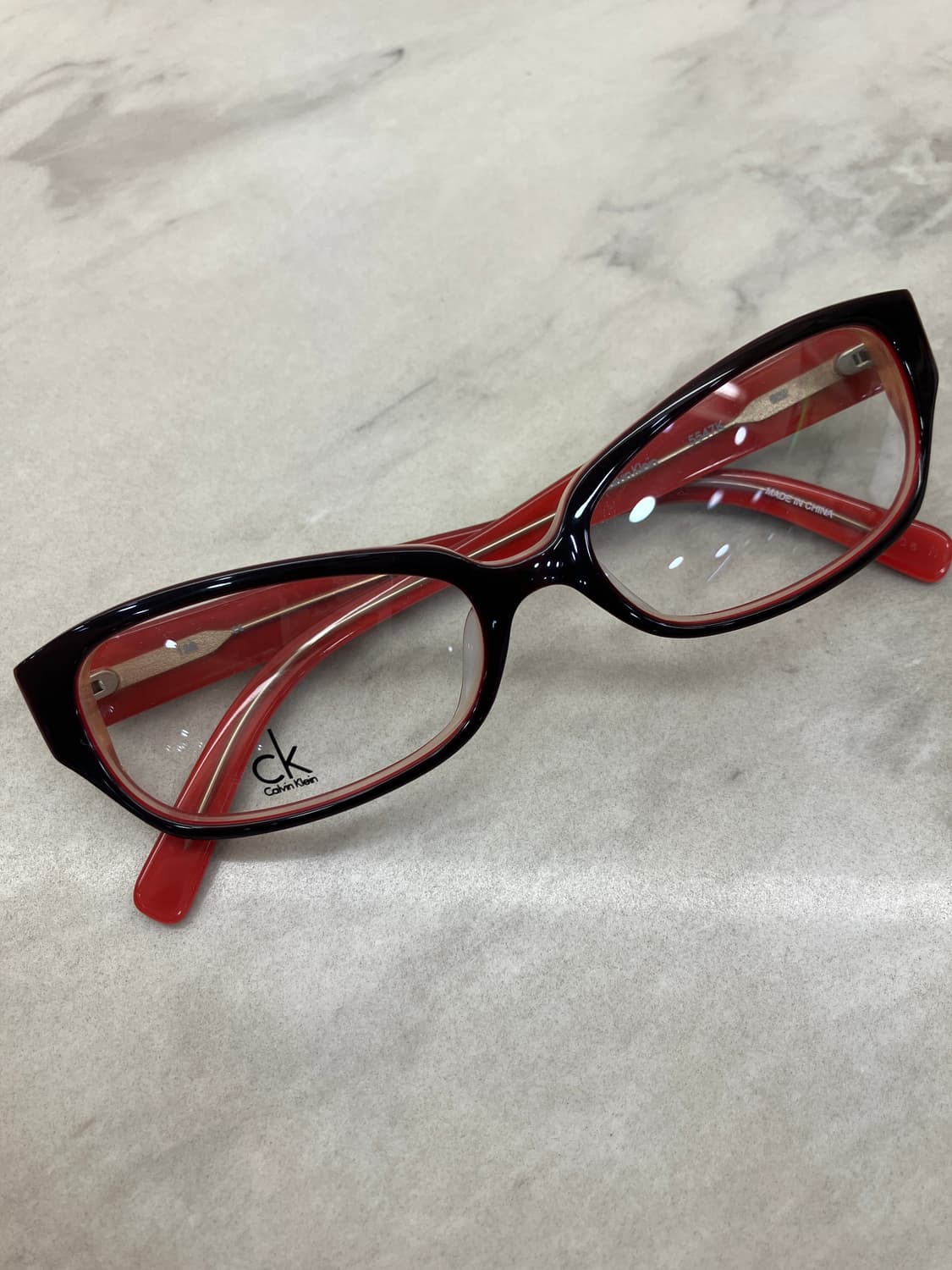 캘빈클라인 블러드 레드 소프트 스퀘어 뿔테 안경 상품이미지1