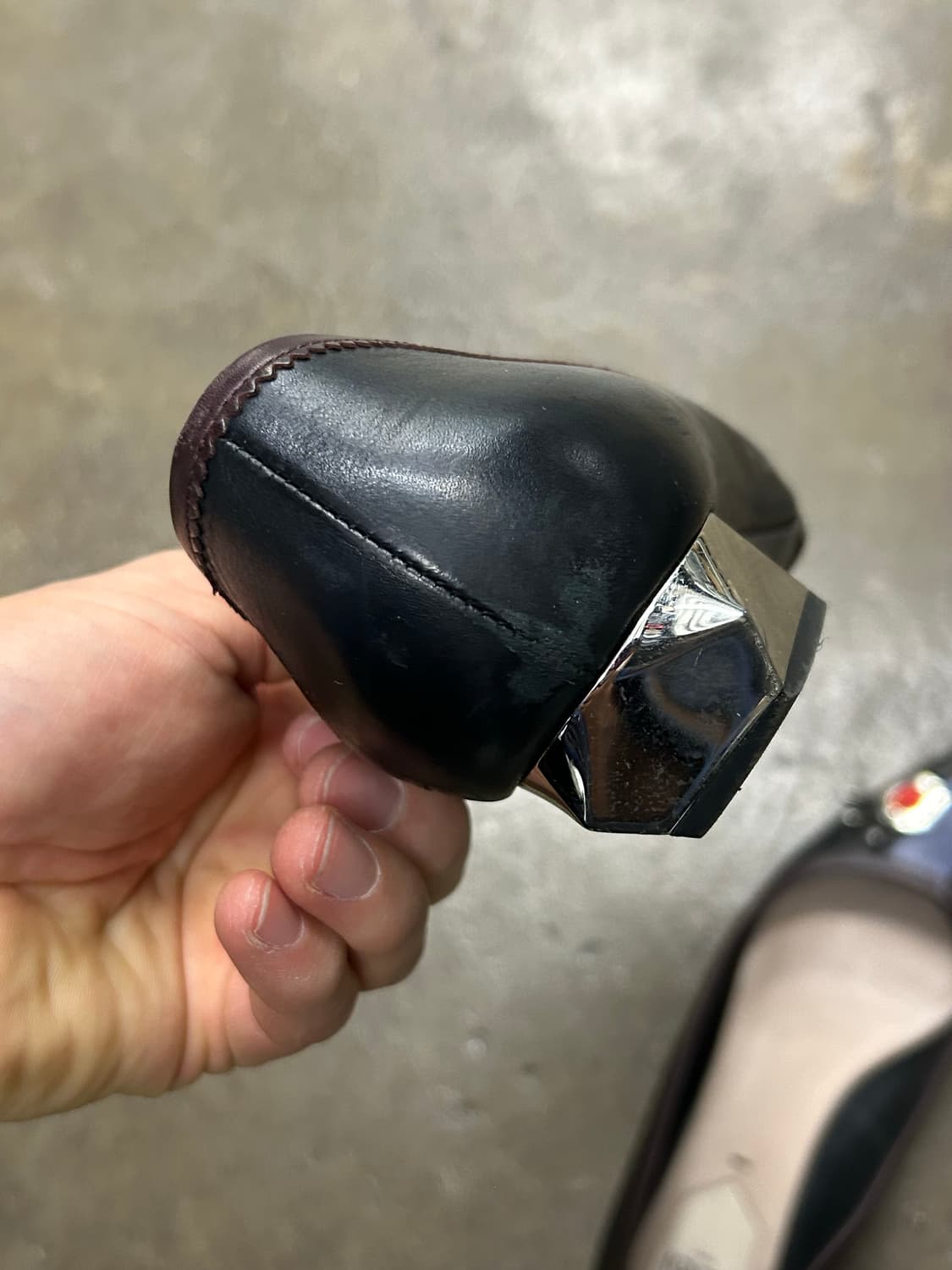 펜디 Fendi Studded Face Skimmer Flat 구두 상품이미지9