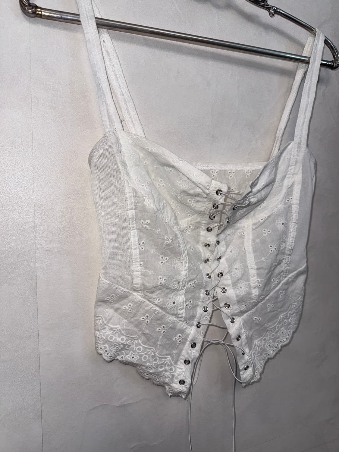 White floral punching eyelet 레이스업 슬리브리스 상품이미지4
