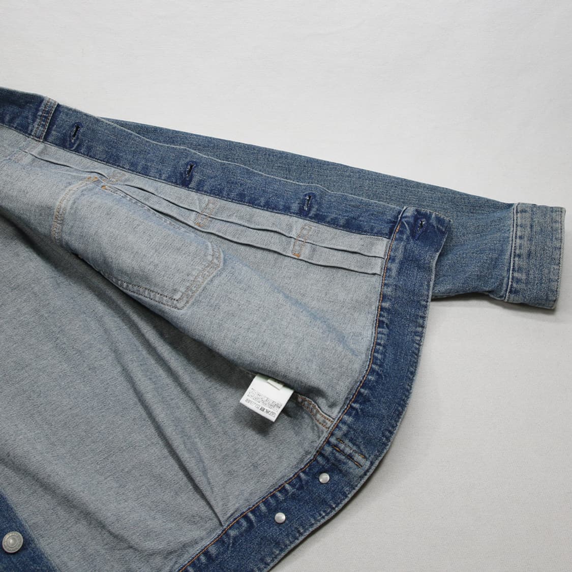 (착용컷) 유니클로 2세대 데님 트러커 자켓 (남성용 100) 상품이미지7