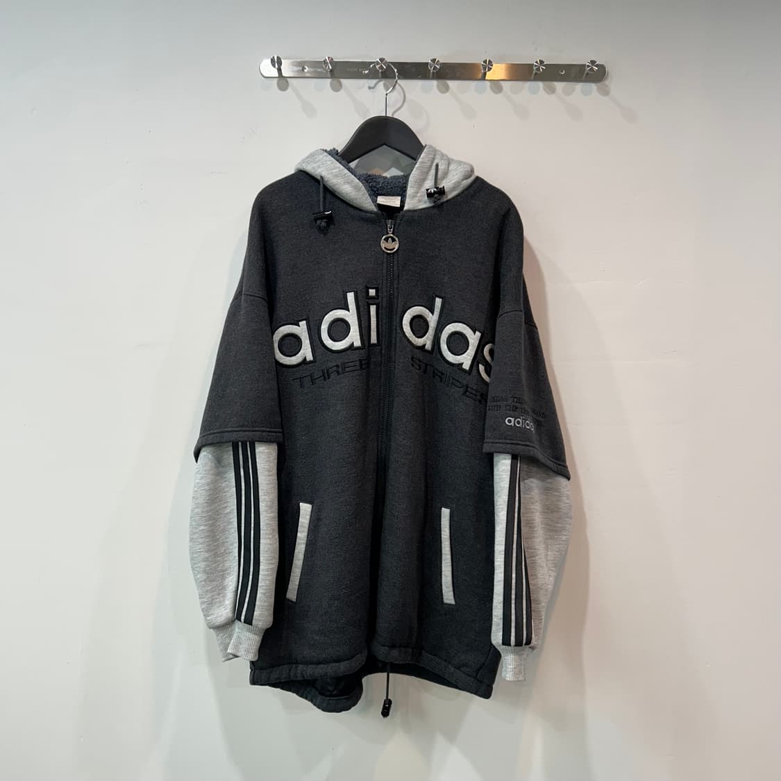 아디다스 빅로고 후드 점퍼 상품이미지1