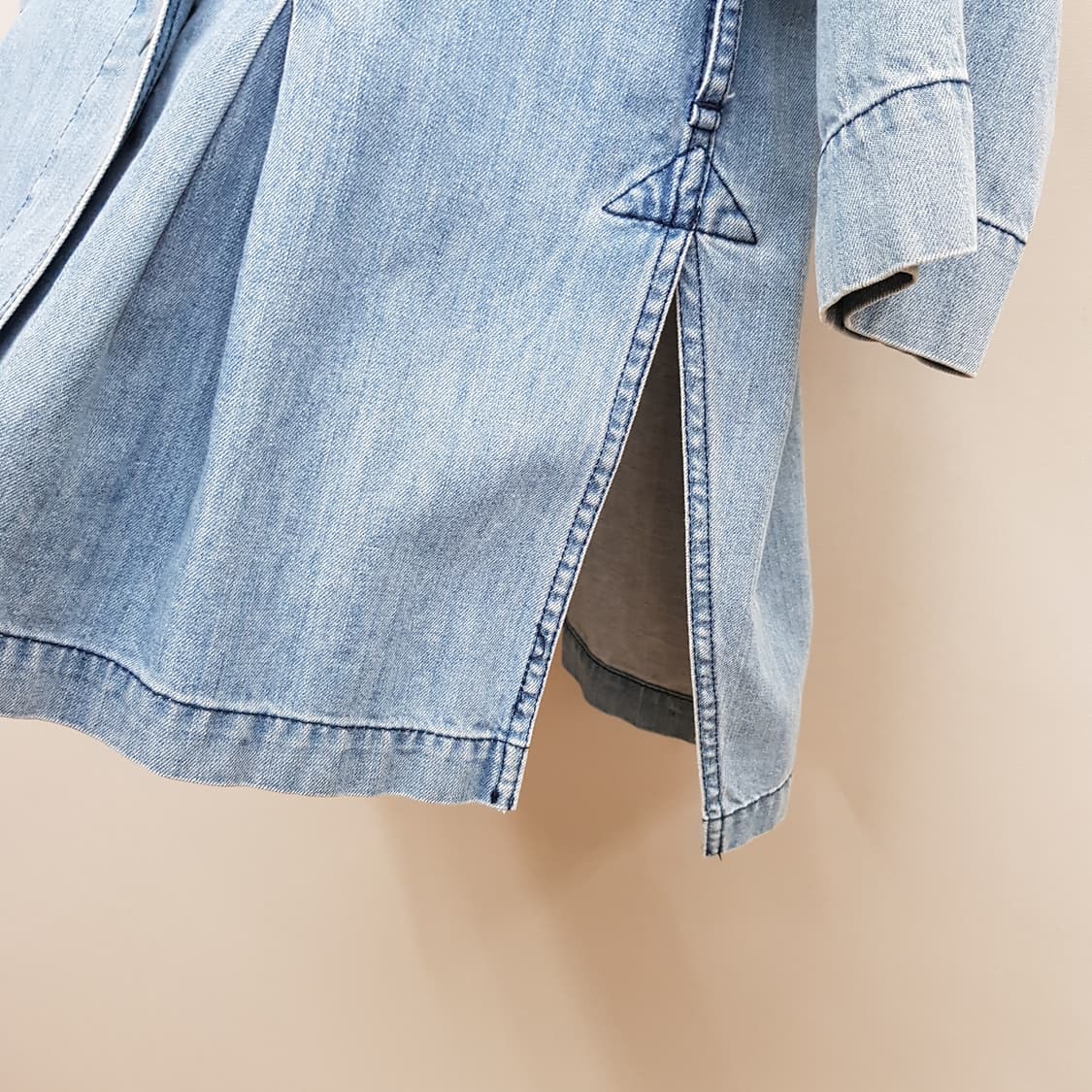 한섬 타임 데님 스탠드카라 루즈핏 셔츠형 아우터 S사이즈 상품이미지5