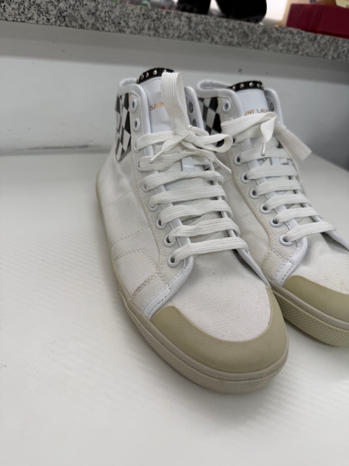 새제품) 생로랑 정품 체크보드 하이탑 스니커즈 40.5 상품이미지3