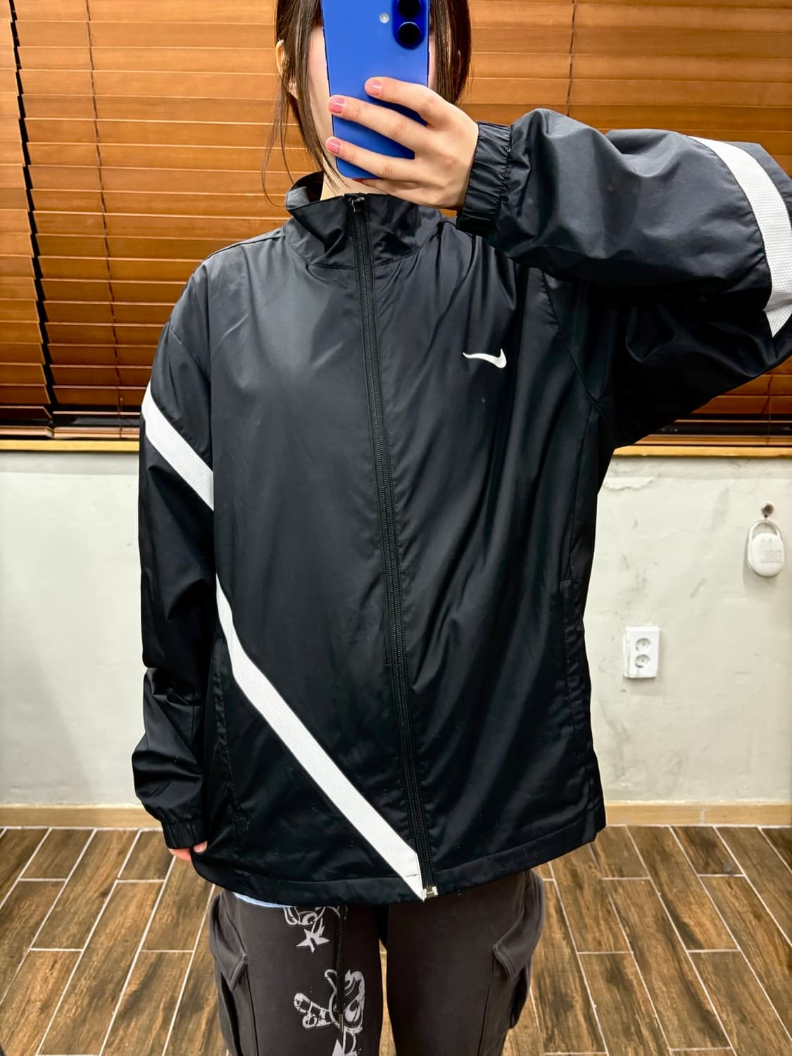 나이키 솔로스우시 블랙 바람막이 자켓 상품이미지2