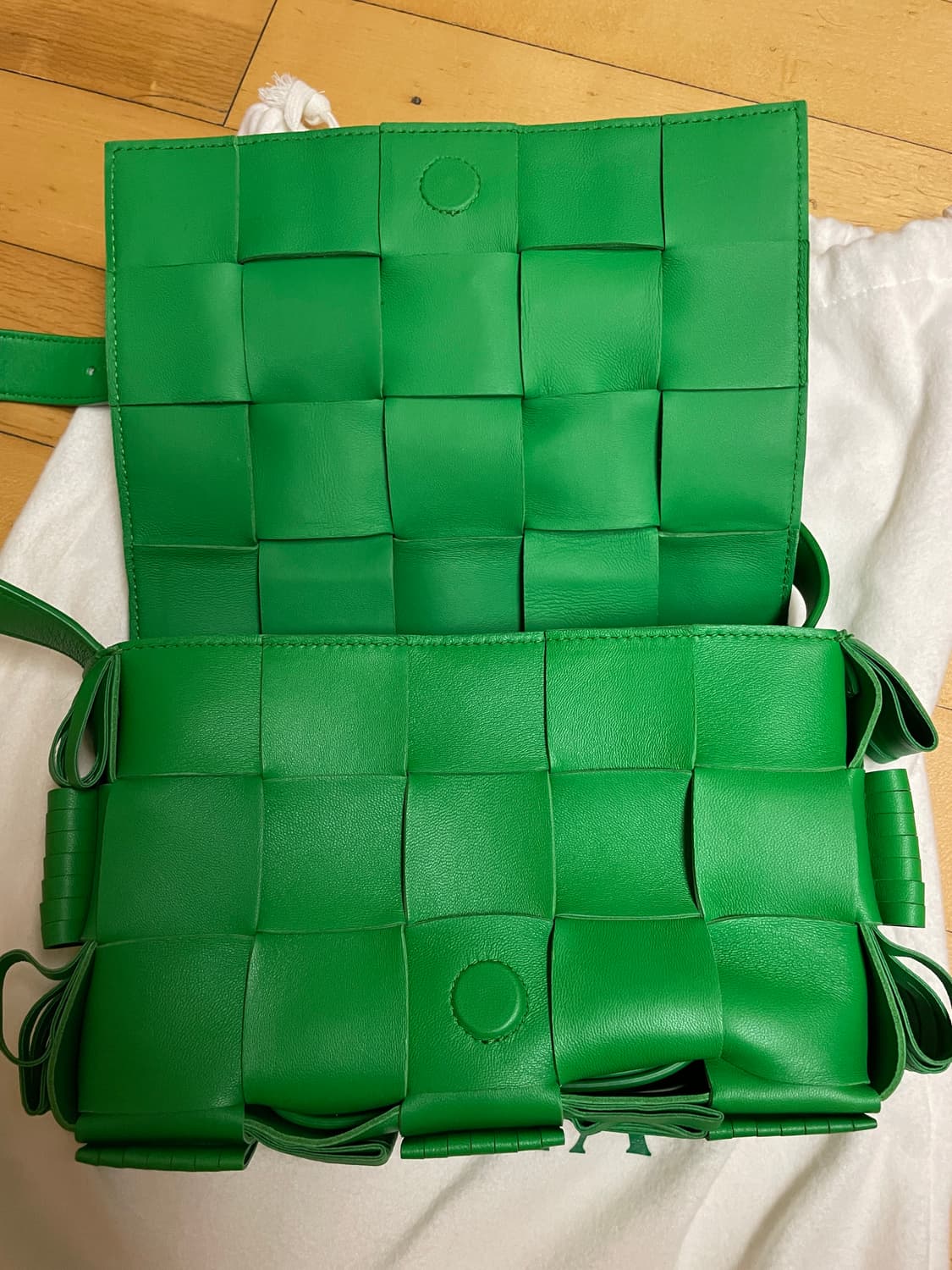 보테가 베네타 Green Intrecciato Fringe bag 상품이미지5