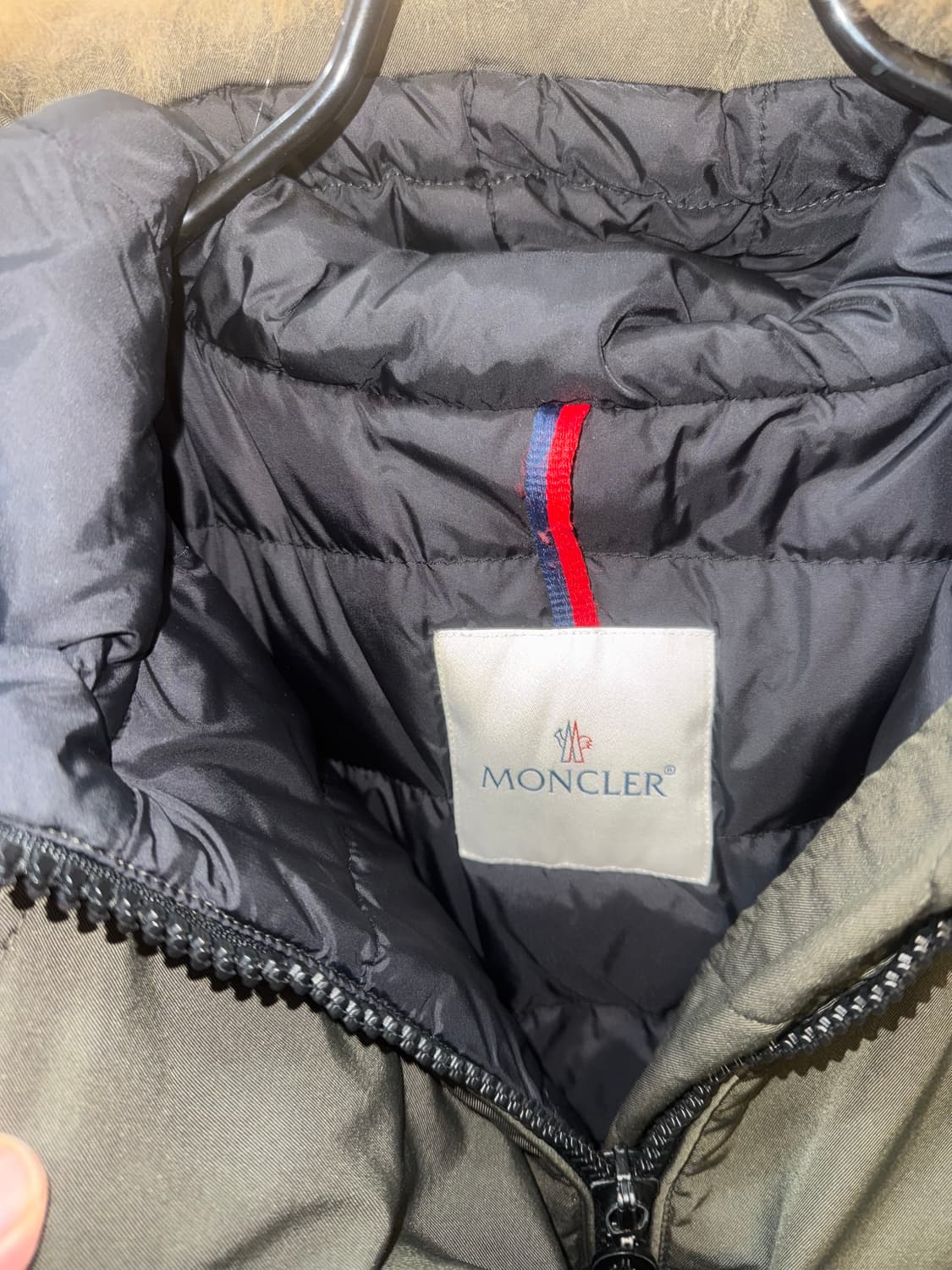 2/55 정품 몽클레어 아레텔 폭스 퍼 패딩 팝니다 상품이미지3