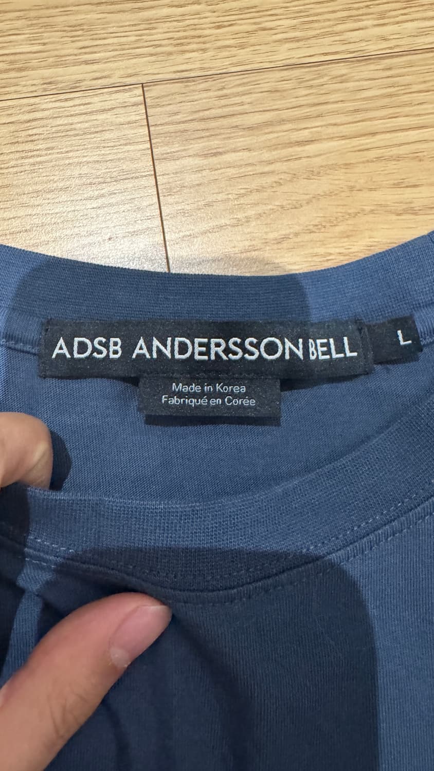 앤더슨 벨  에센셜 유니섹스  캐터필러 티셔츠 네이비 상품이미지2