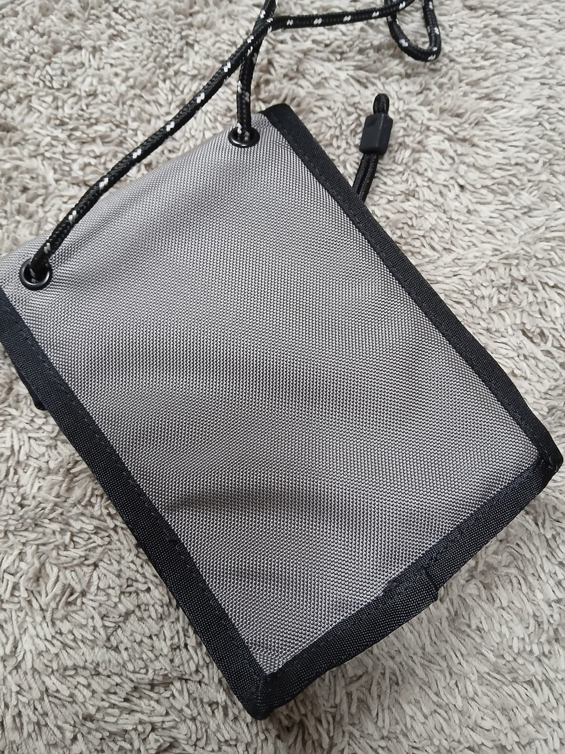 뉴발란스 그레이 미니 크로스백 핸드폰가방 새제품 상품이미지3