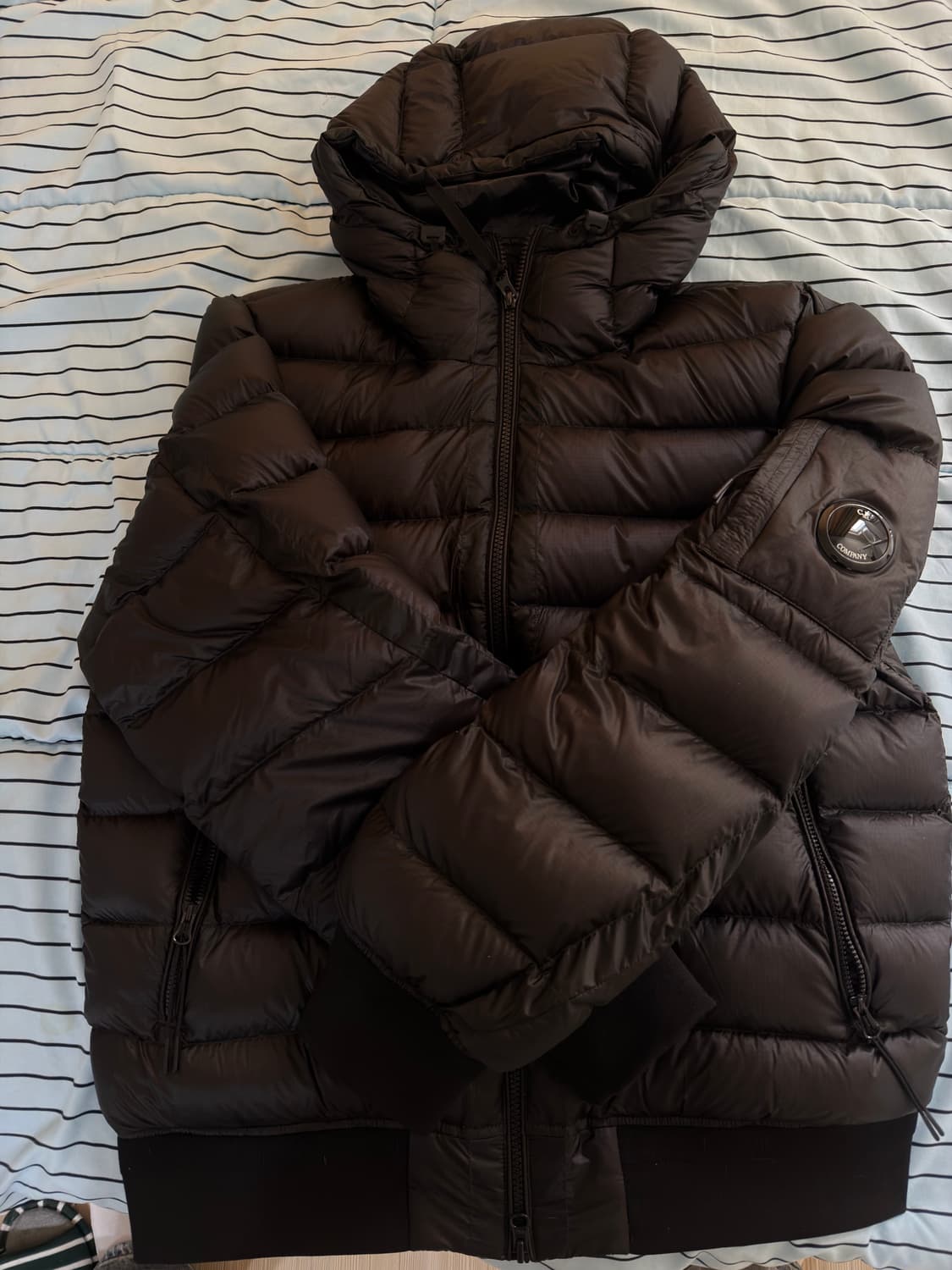 cp컴퍼니 DD쉘 다운 자켓 M사이즈 판매 상품이미지2