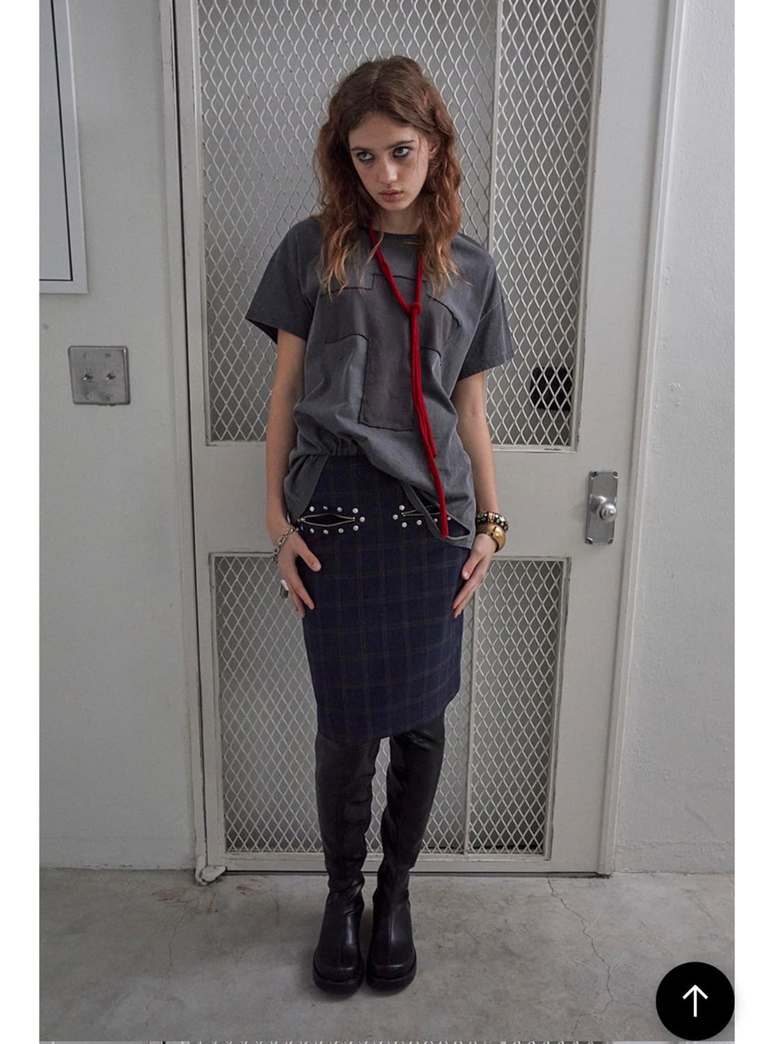 DARED)STUD POCKET SKIRT IN NAVY CHECK  상품이미지1