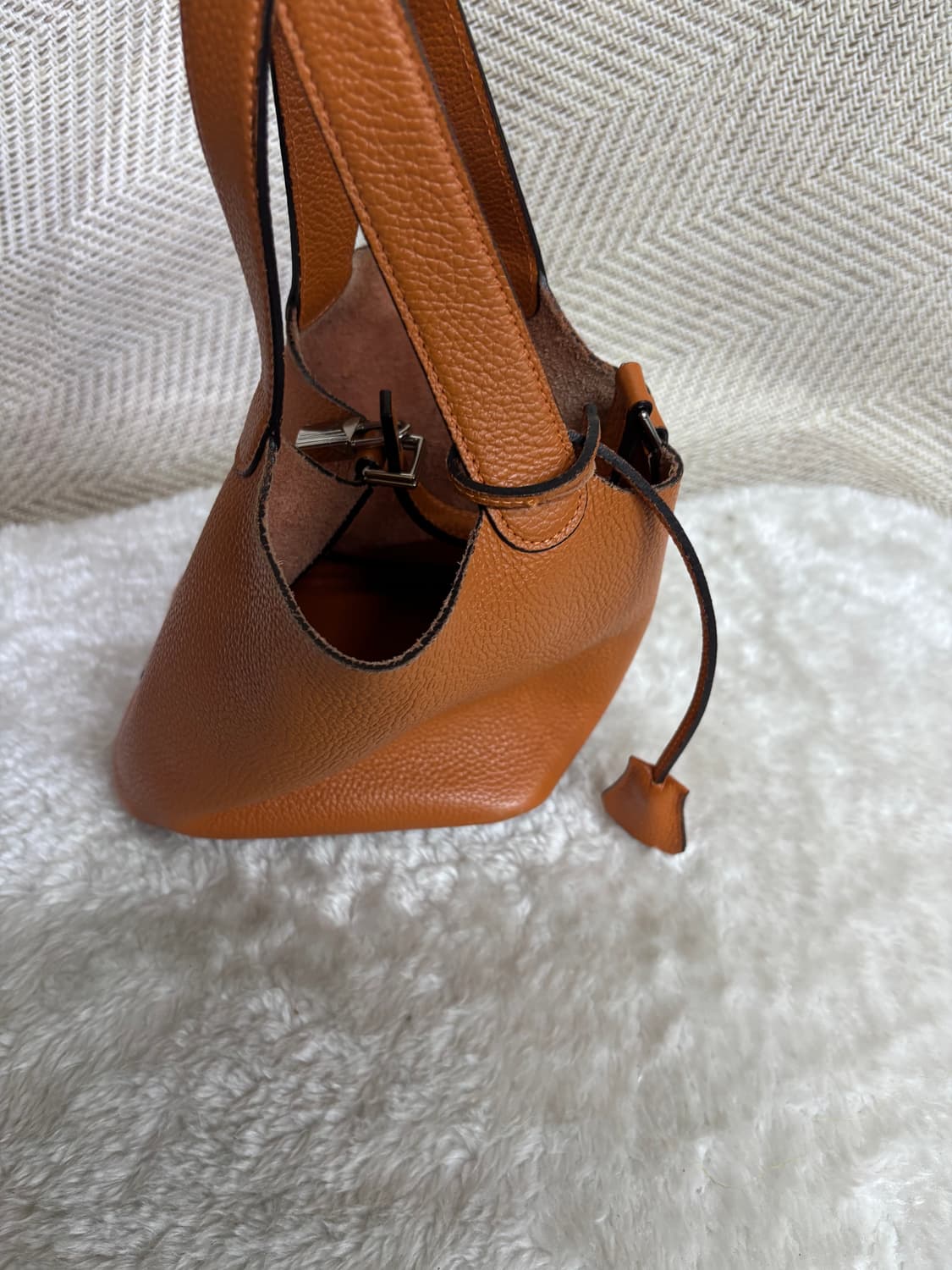 미니멀 버킷백 토드백 상품이미지3