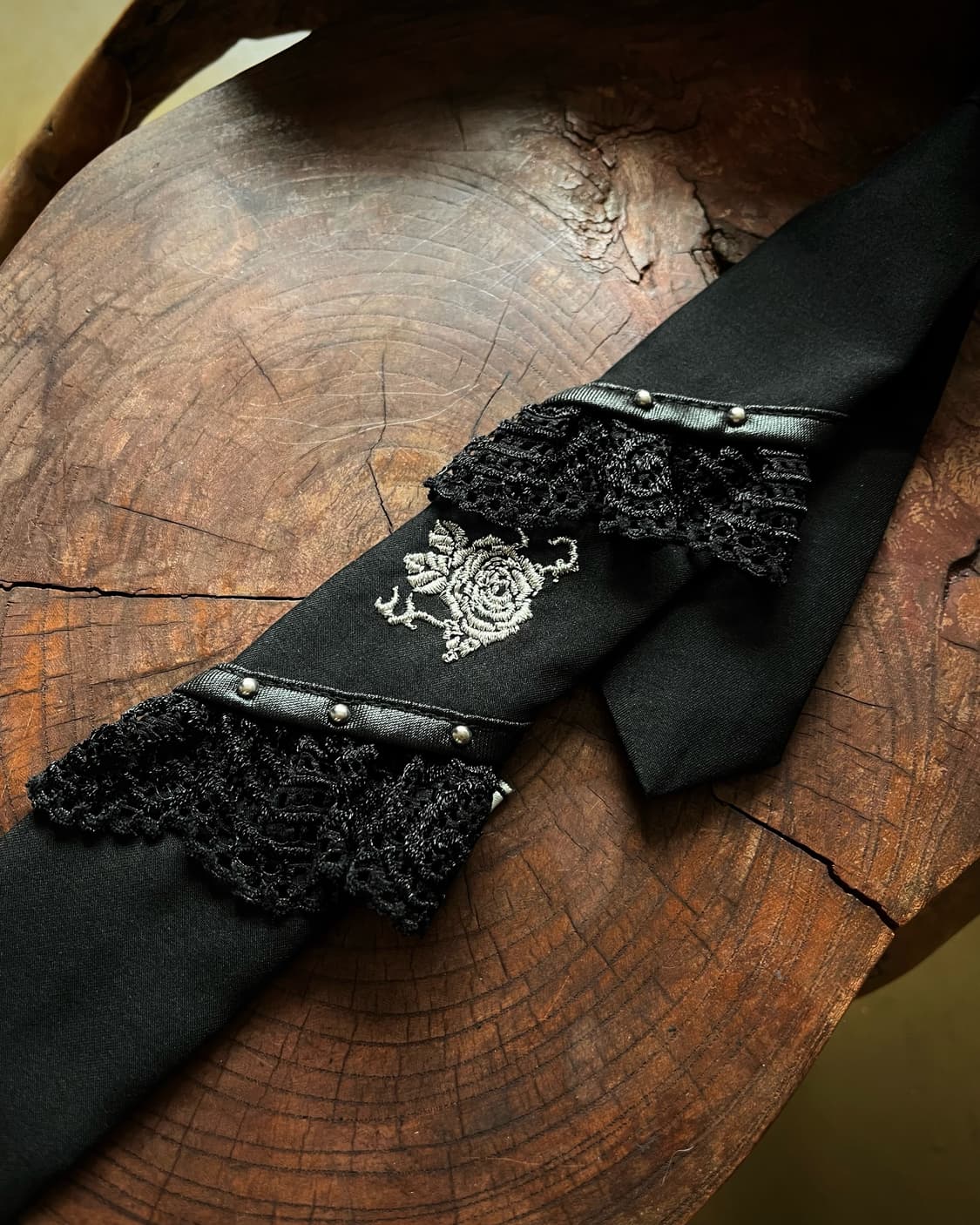 Ozz On Gothic Detail Rose Neck-tie 상품이미지5