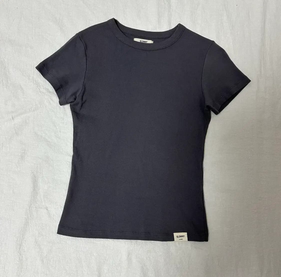 글로니 G CLASSIC FITTED TEE (CHARCOAL) 상품이미지2
