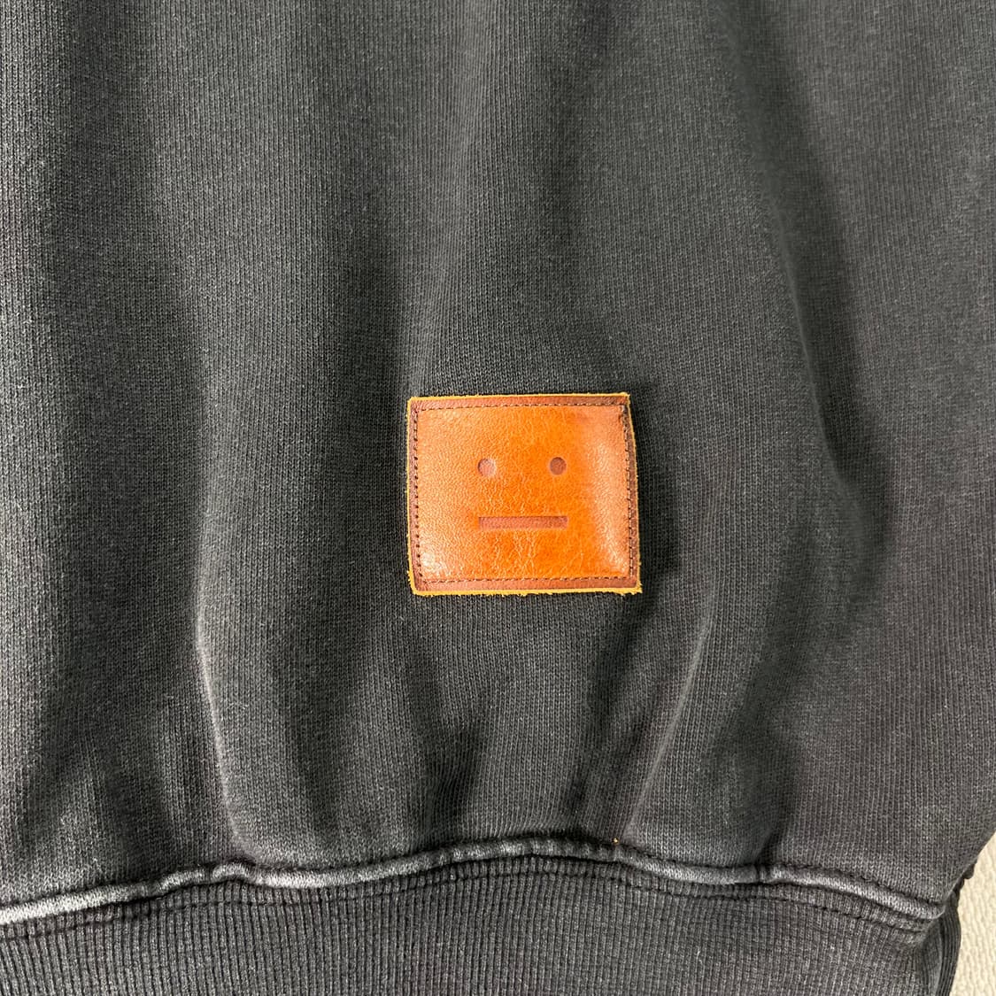 W 95 아크네스튜디오 페이스로고 릴렉스 맨투맨 상품이미지4