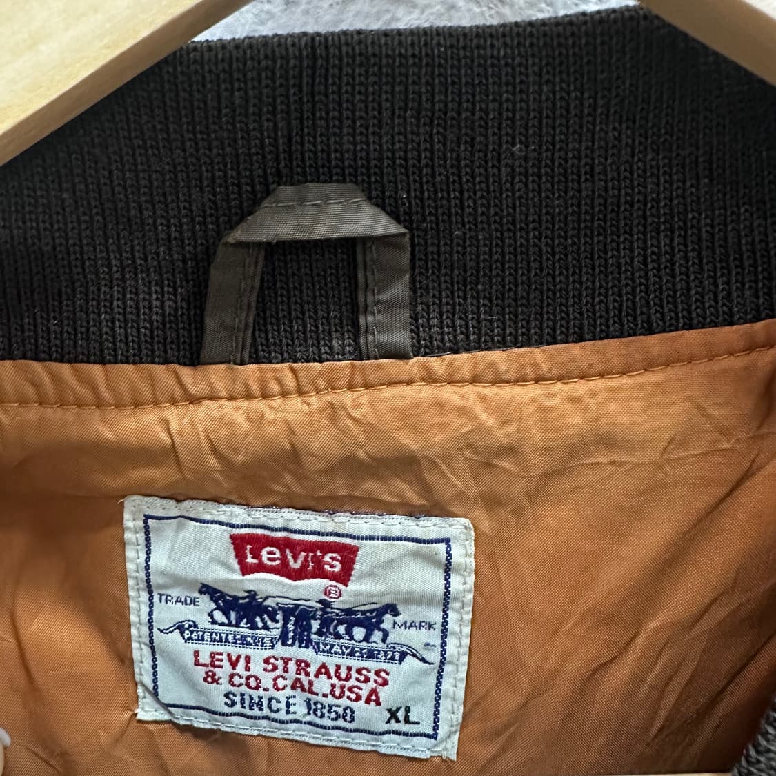 리바이스 브라운 덕다운 패딩 조끼XL 상품이미지4