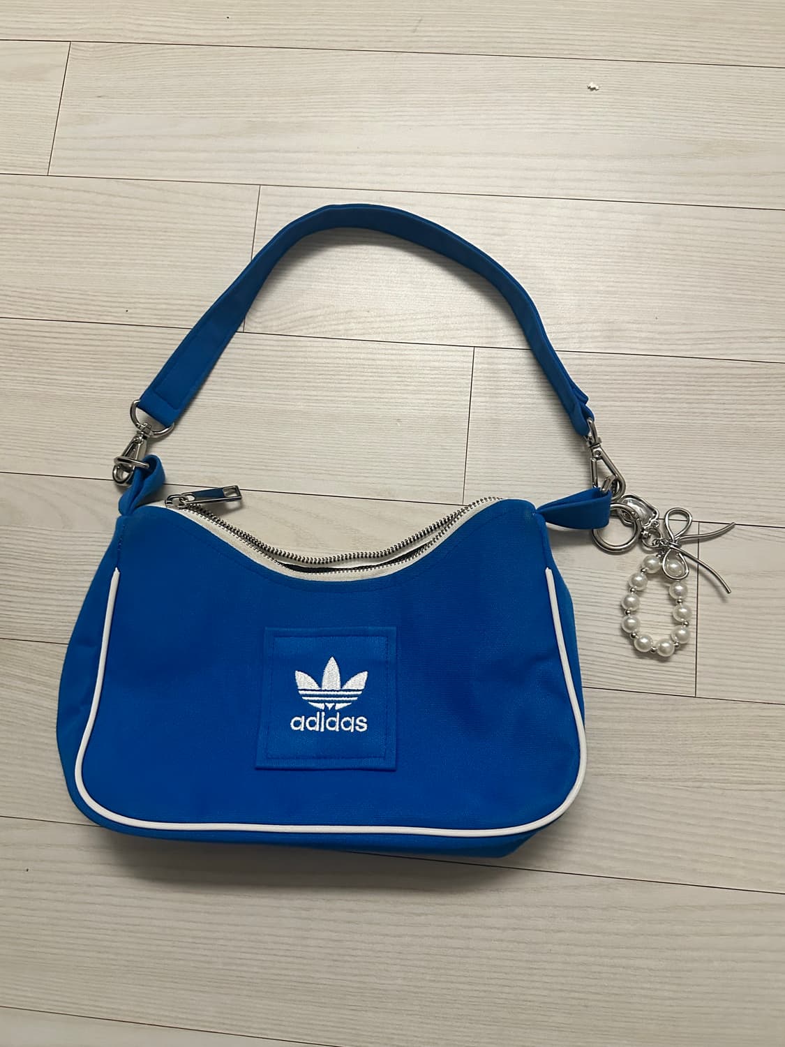 아디다스 업사이클링백  상품이미지1