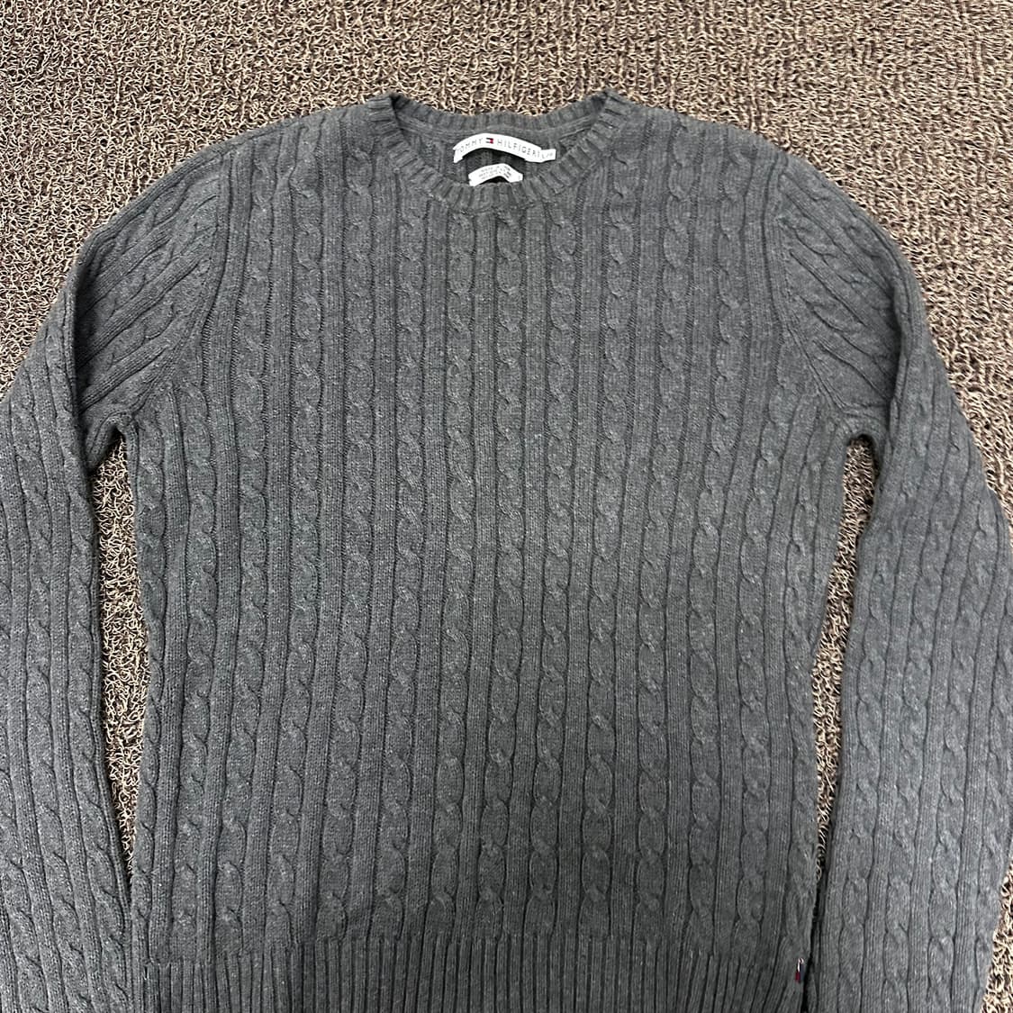 타미힐피거 여성 케이블 꽈배기 니트 차콜 L 상품이미지2