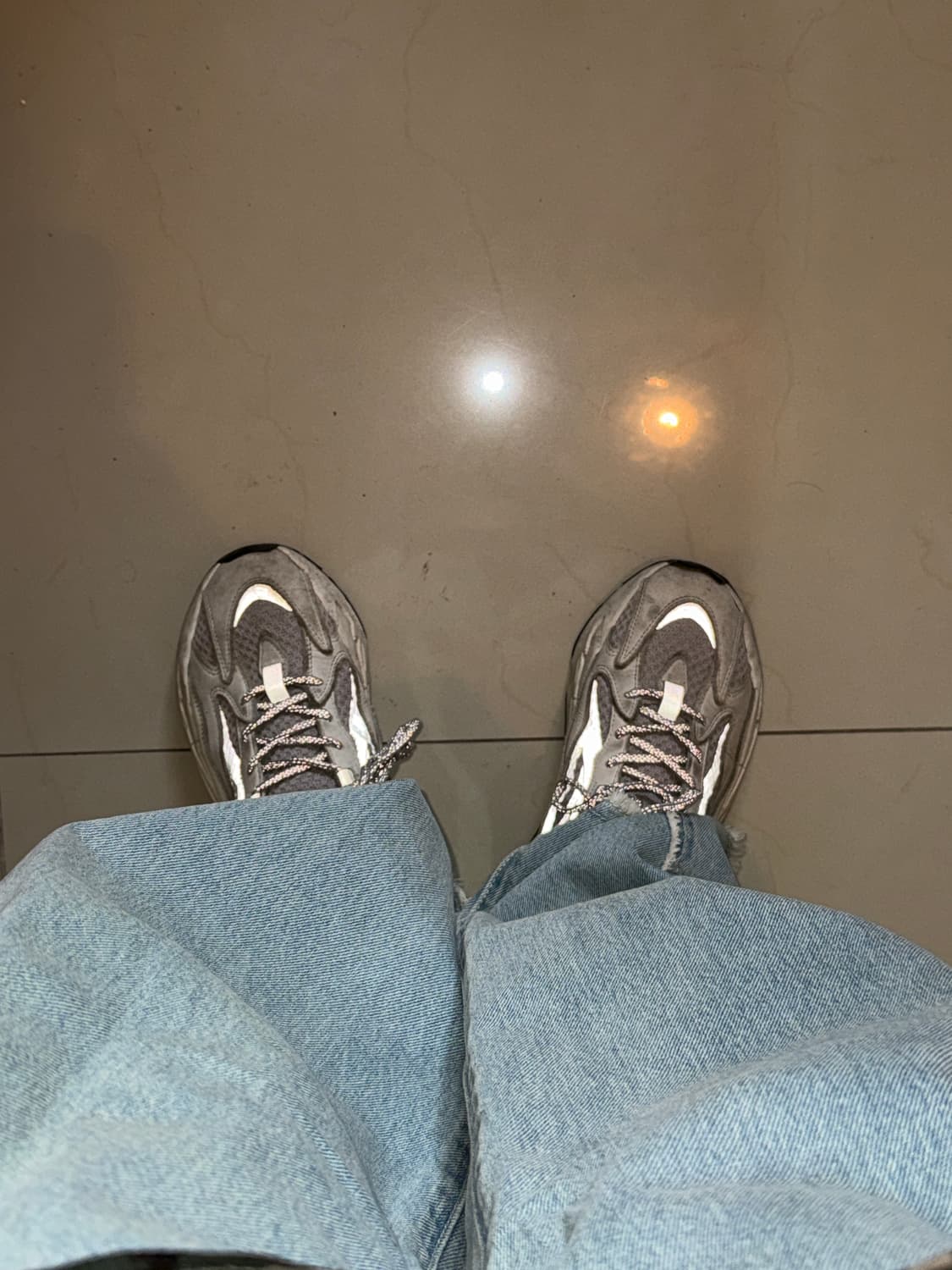 이지부스트 700 스태틱 270 상품이미지1