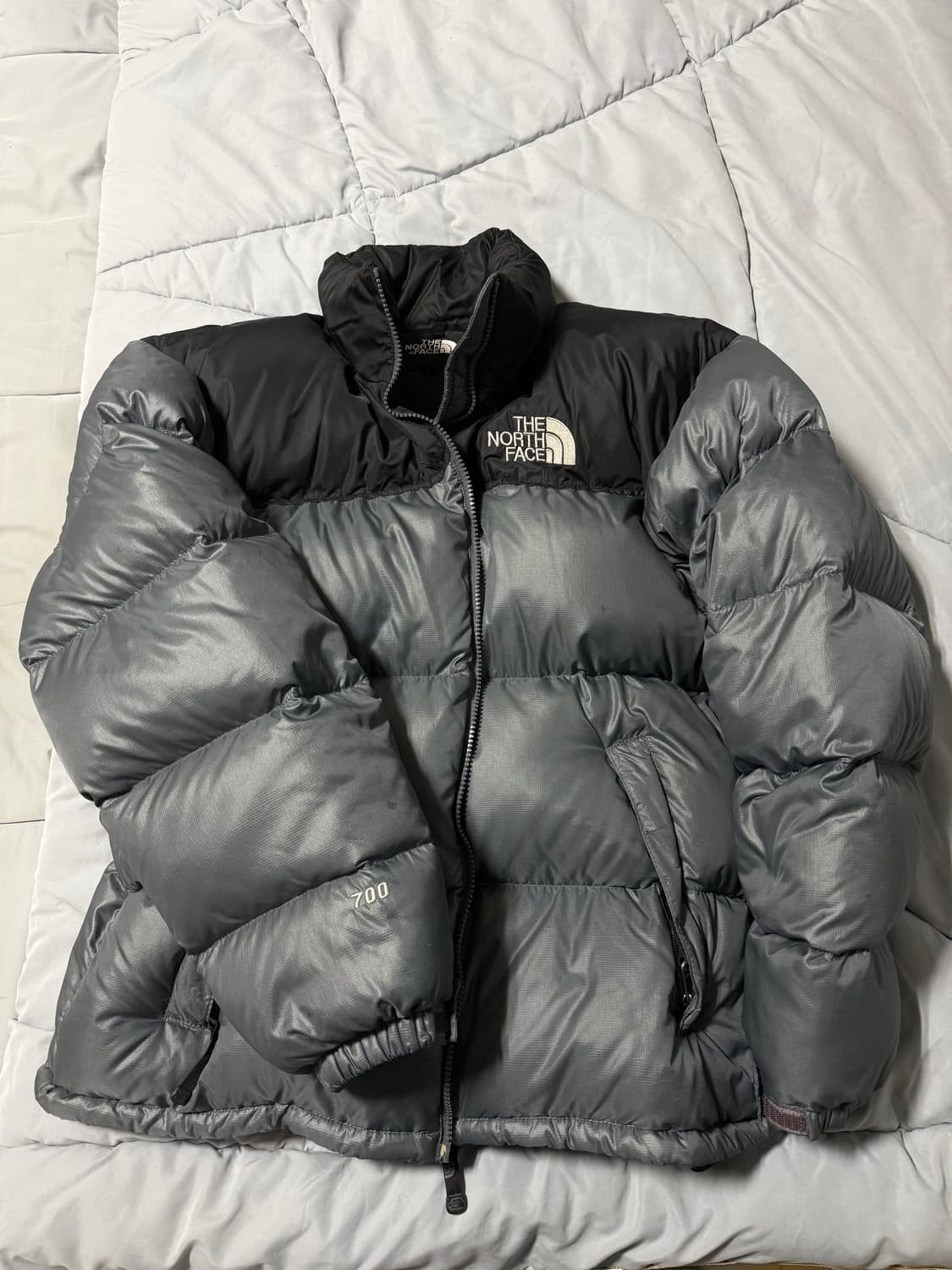노스페이스 눕시 700 그레이 기리보이 착용 상품이미지1