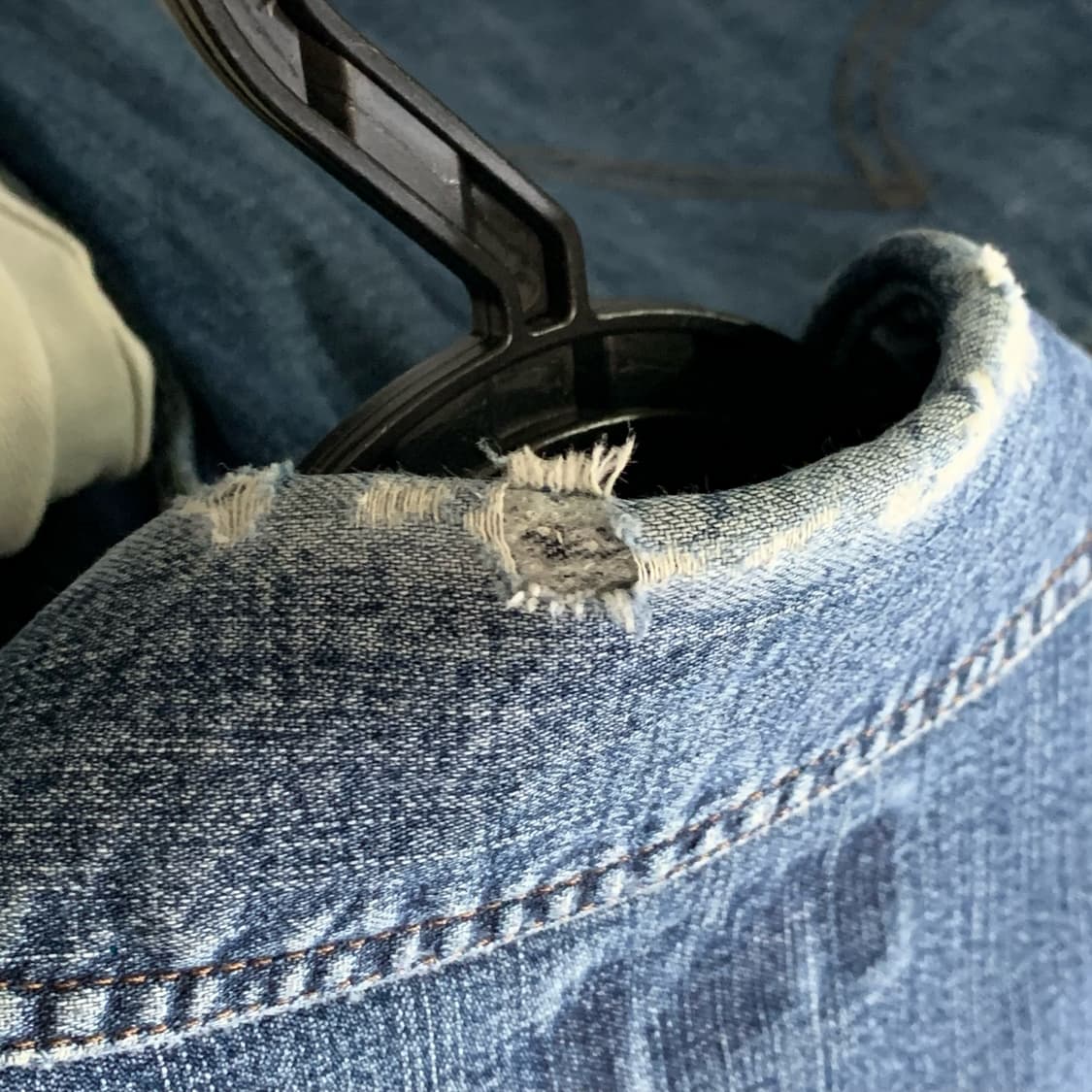 [L] 칼하트 릴렉스드핏 데님 워크셔츠 상품이미지6