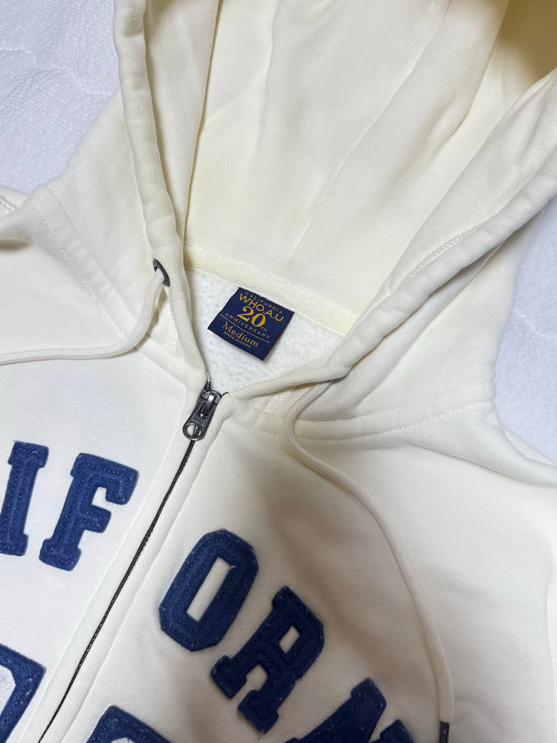 후아유 크림 후드집업 상품이미지3