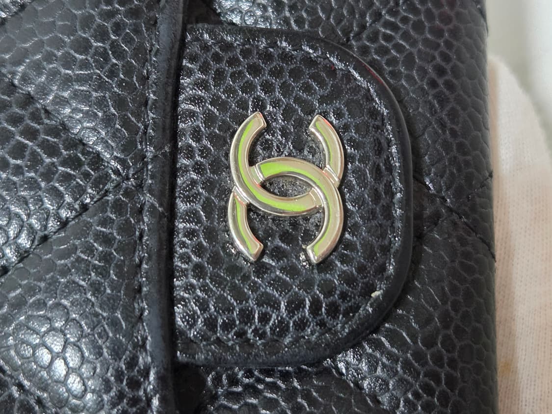 [새상품급] 샤넬 클래식 캐비어 똑딱이 은장 플랩 지갑 상품이미지4