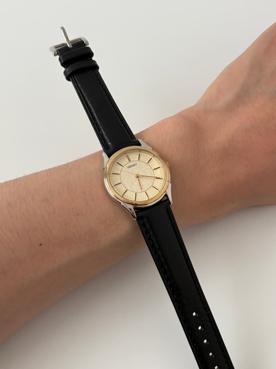 90s texture dial gold bezel quartz 상품이미지8