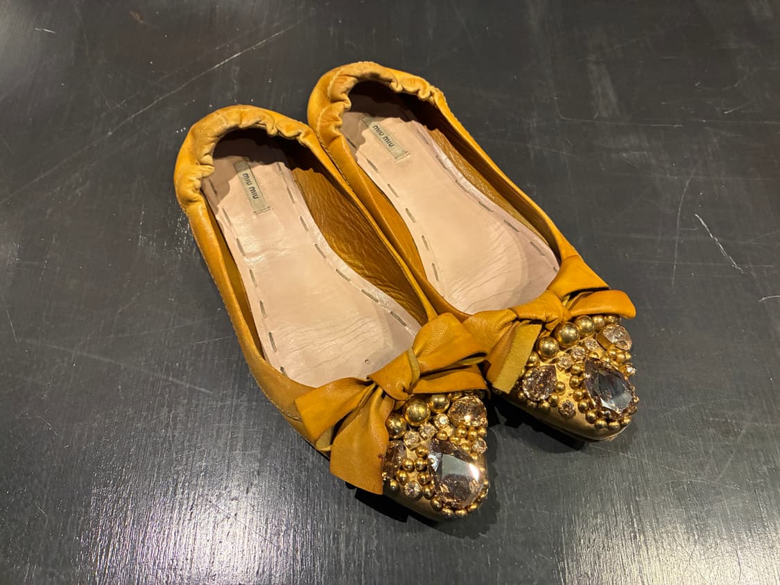 36.5/235) 미우미우 큐빅 플랫슈즈 상품이미지1