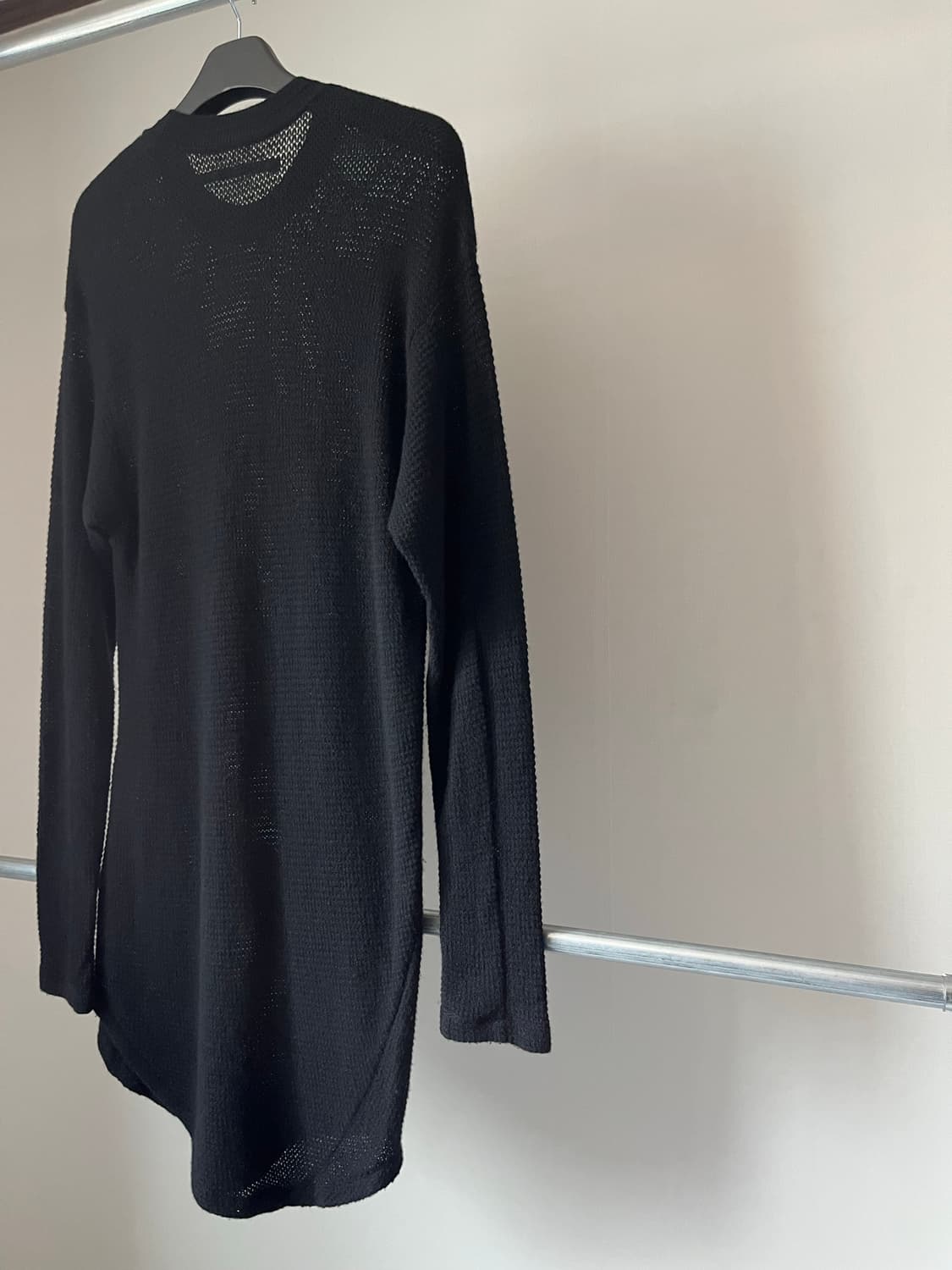 Julius Asymmetrical Wool Raschel Knit 상품이미지4