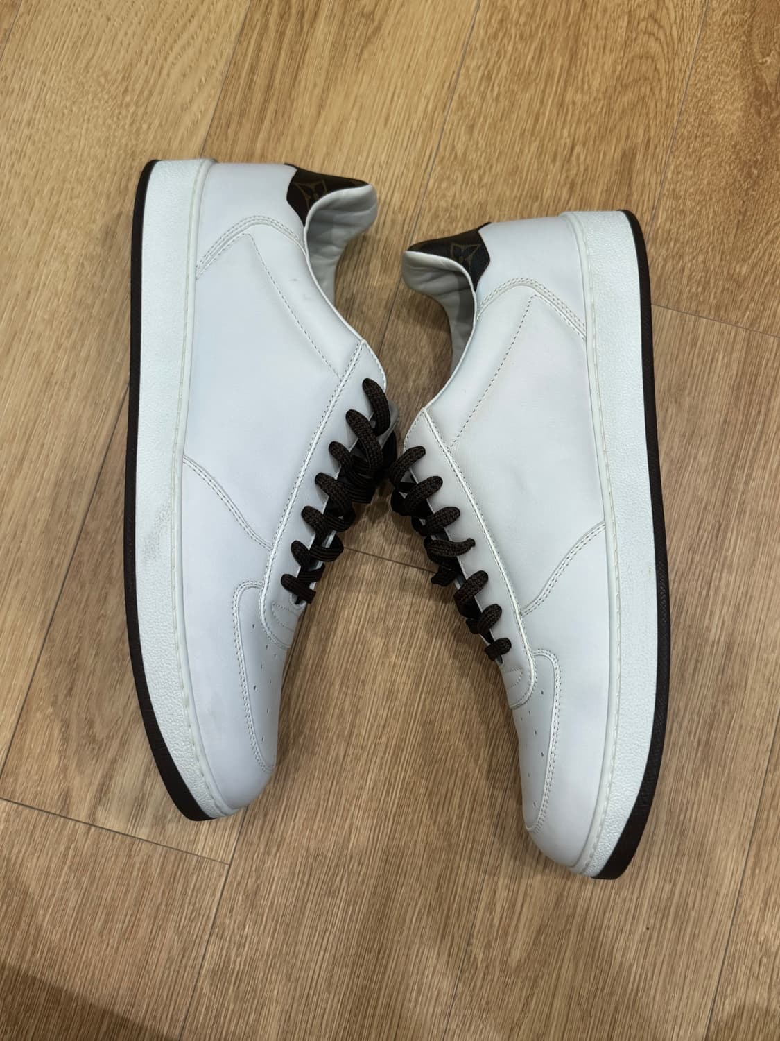 루이비통 로우탑 스니커즈 상품이미지6