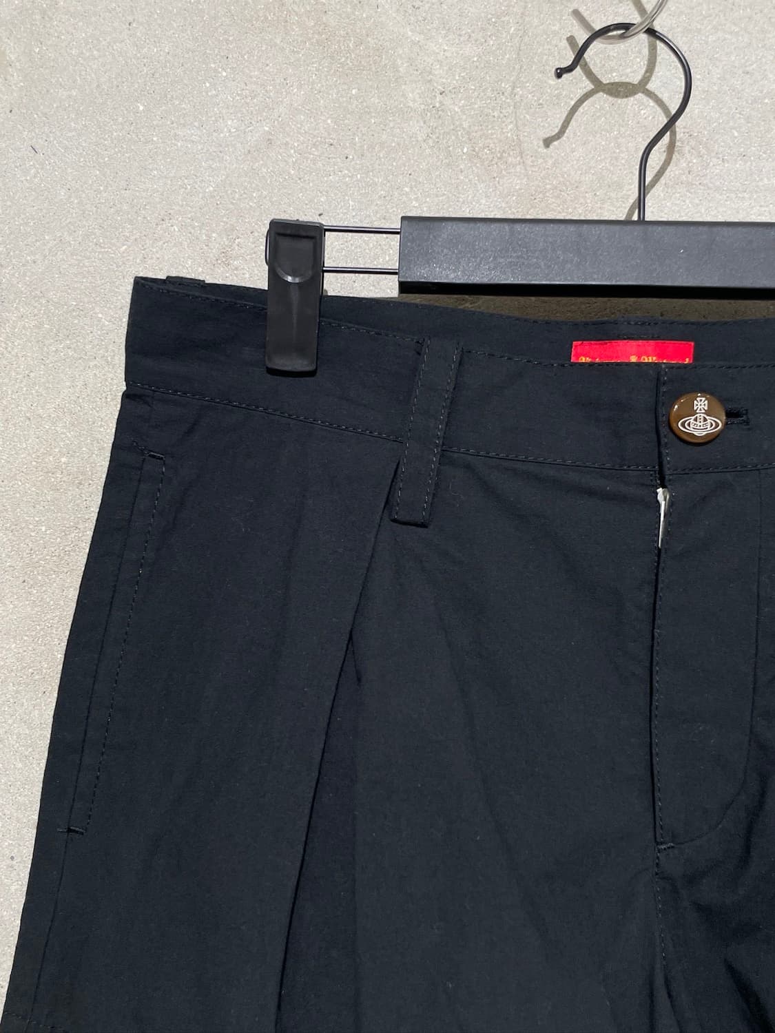 비비안 웨스트우드 레드라벨 블랙 백 포켓 코튼 하프 팬츠 상품이미지2