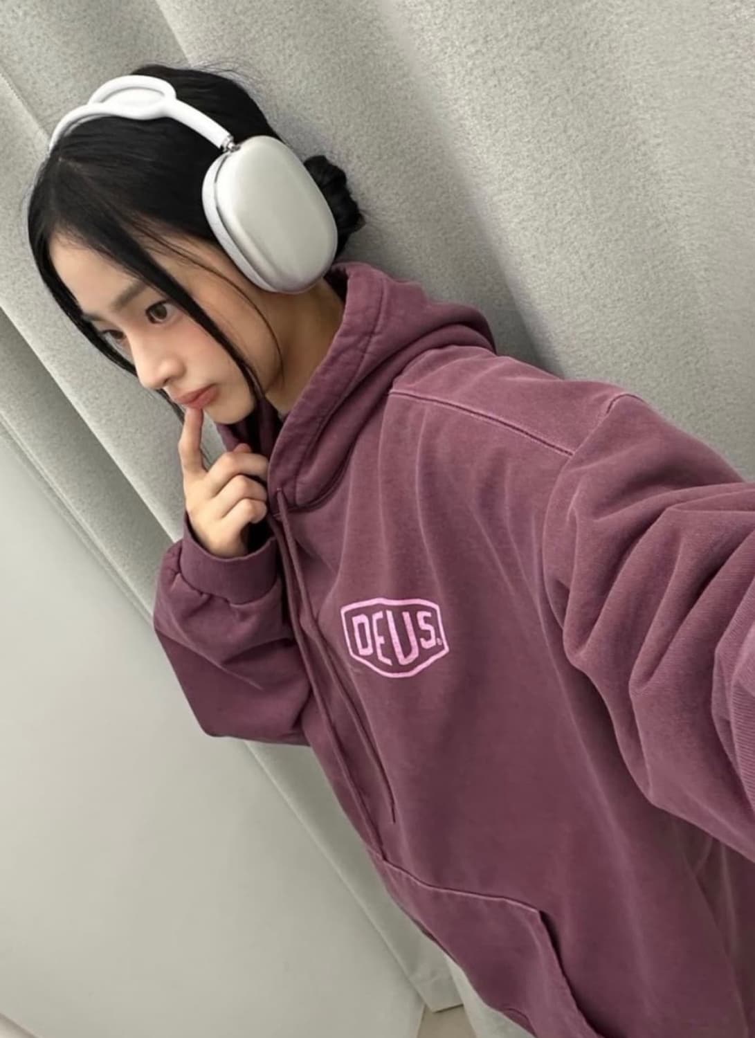 데우스 엑스 마키나 서울 컬리지 후드티 다크 플럼 상품이미지1