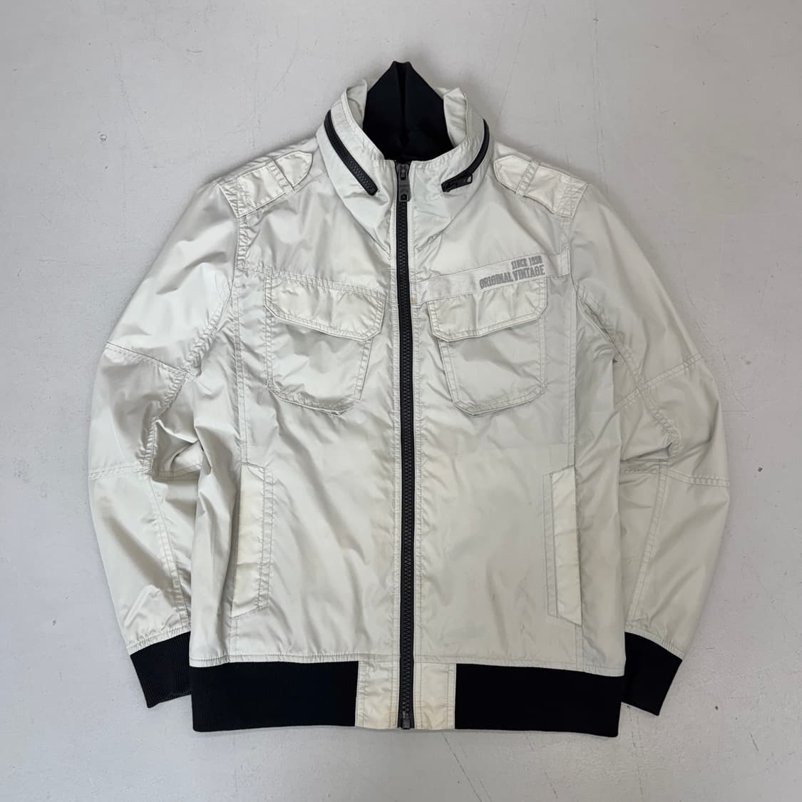 버커루 Y2K 나일론 바이커 자켓 화이트 상품이미지2