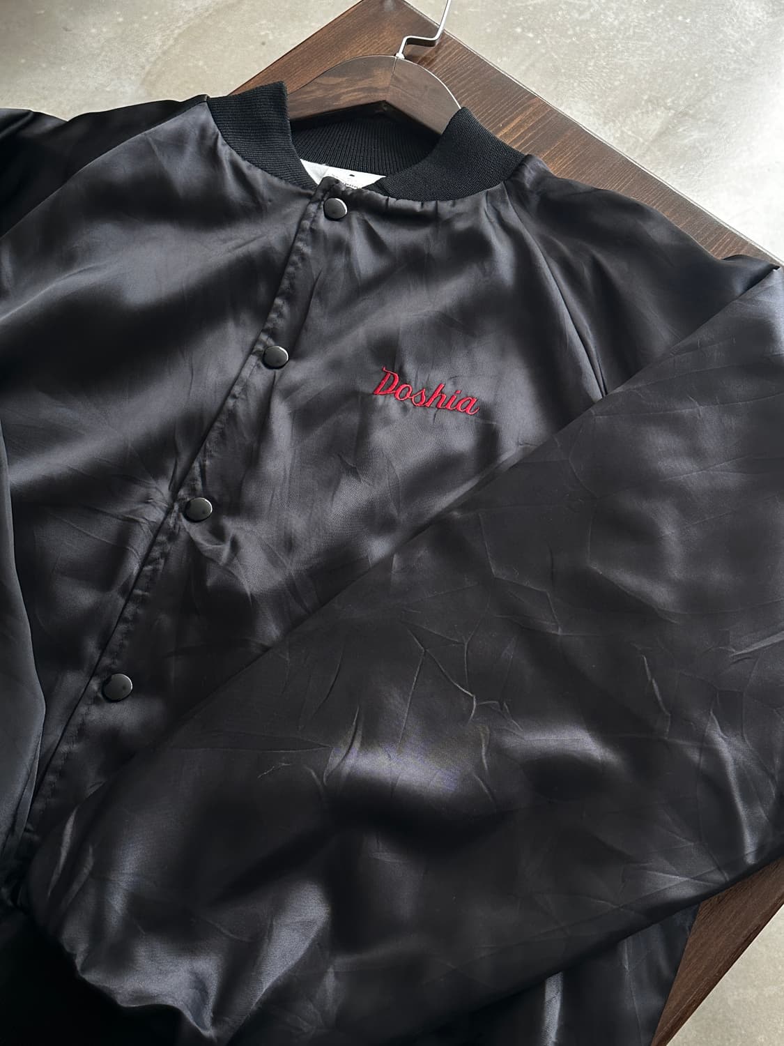 Doshia Vintage Satin Varsity Jacket 상품이미지5