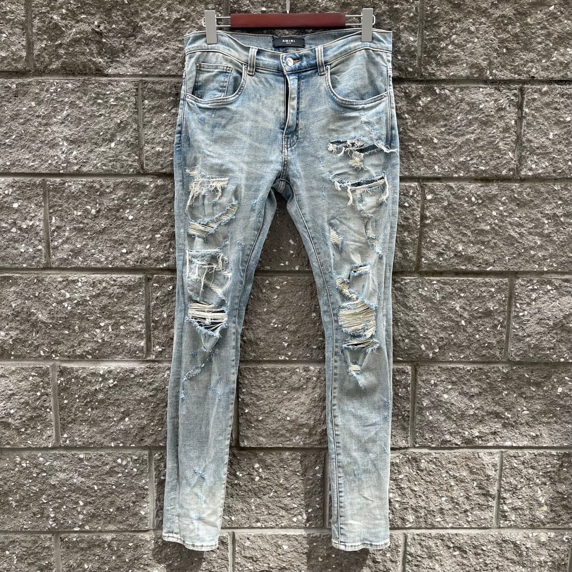 [30] Amiri 디스트레스 데님 팬츠 상품이미지1