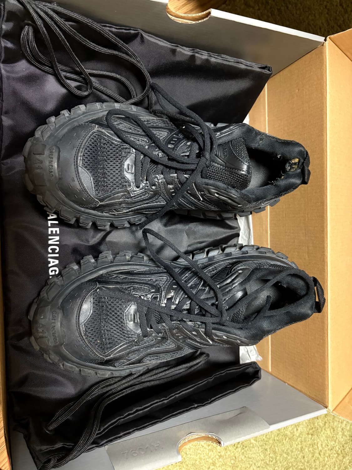 발렌시아가 디펜더 블랙 41 풀박 상품이미지8